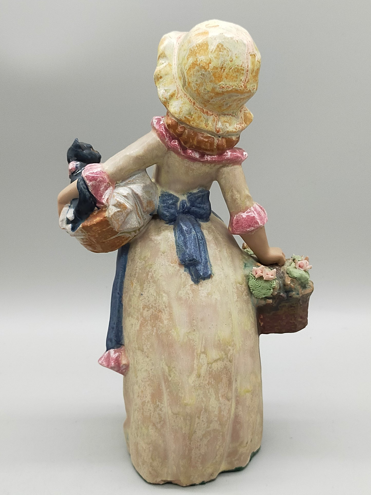 Keramik Figur Mädchen mit Katze Handbemalte Vintage Dekoration