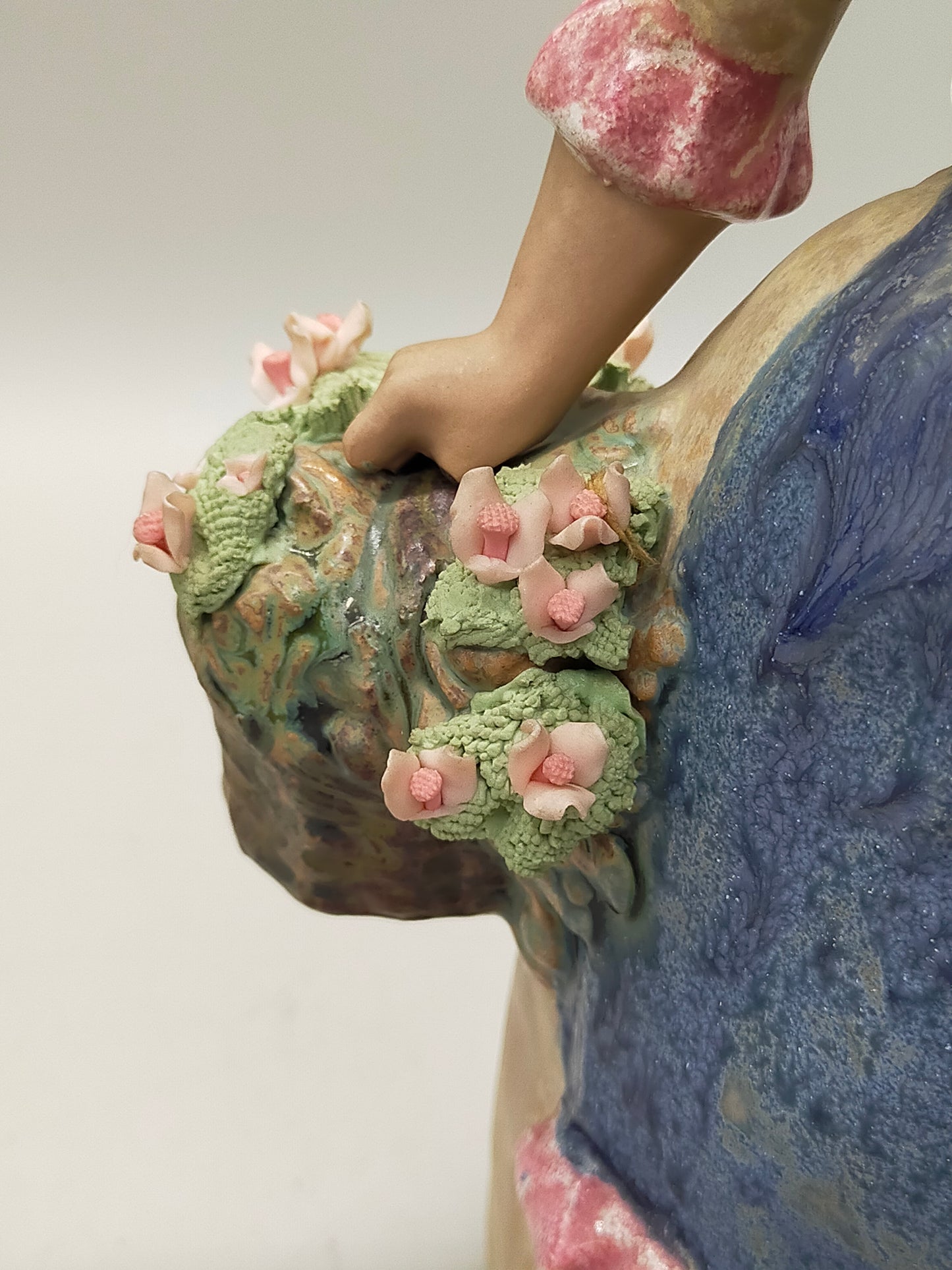 Keramik Figur Mädchen mit Katze Handbemalte Vintage Dekoration