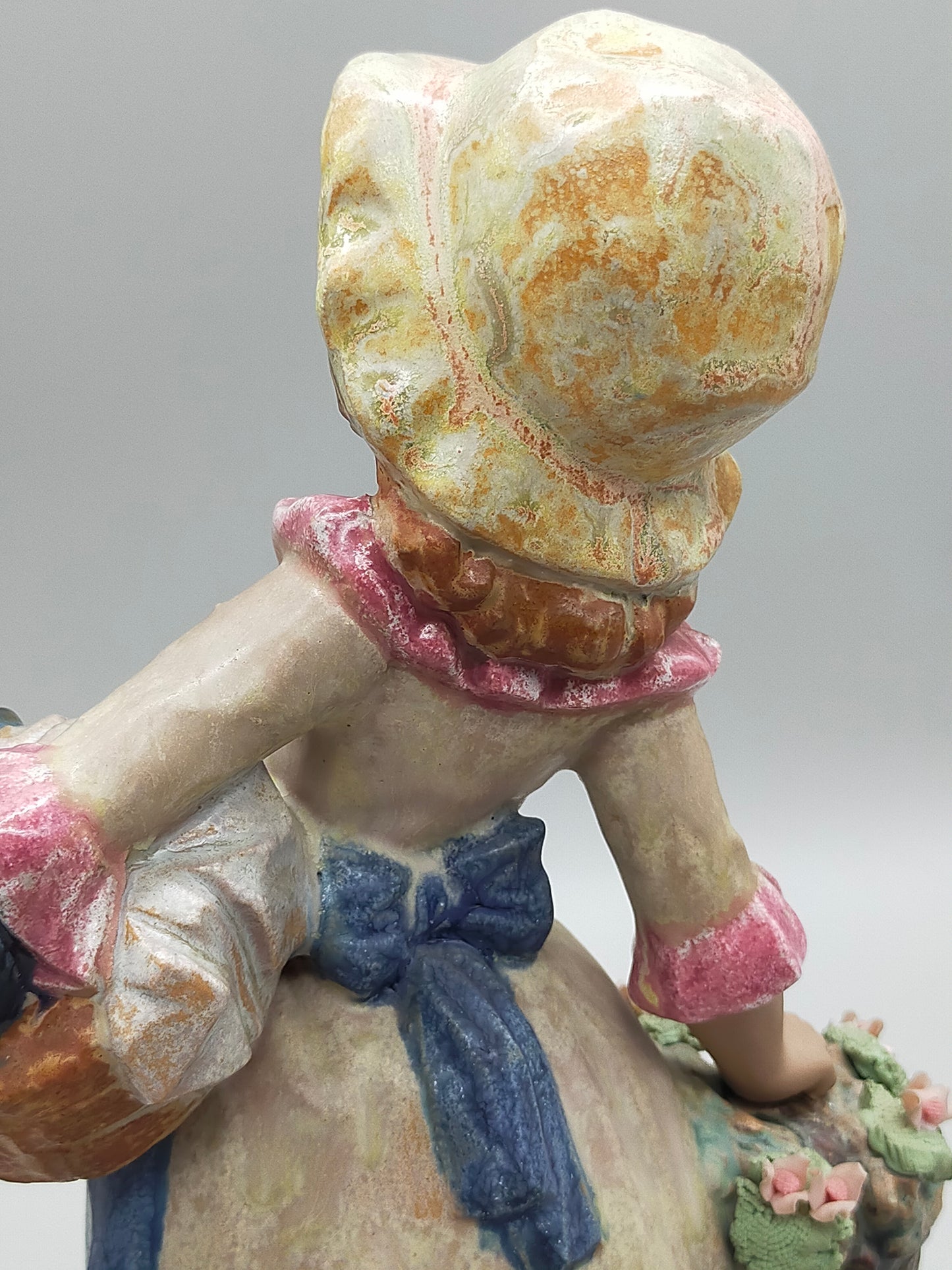 Keramik Figur Mädchen mit Katze Handbemalte Vintage Dekoration