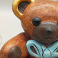 Original THUN Keramik Teddy Bär mit blauer Schleife