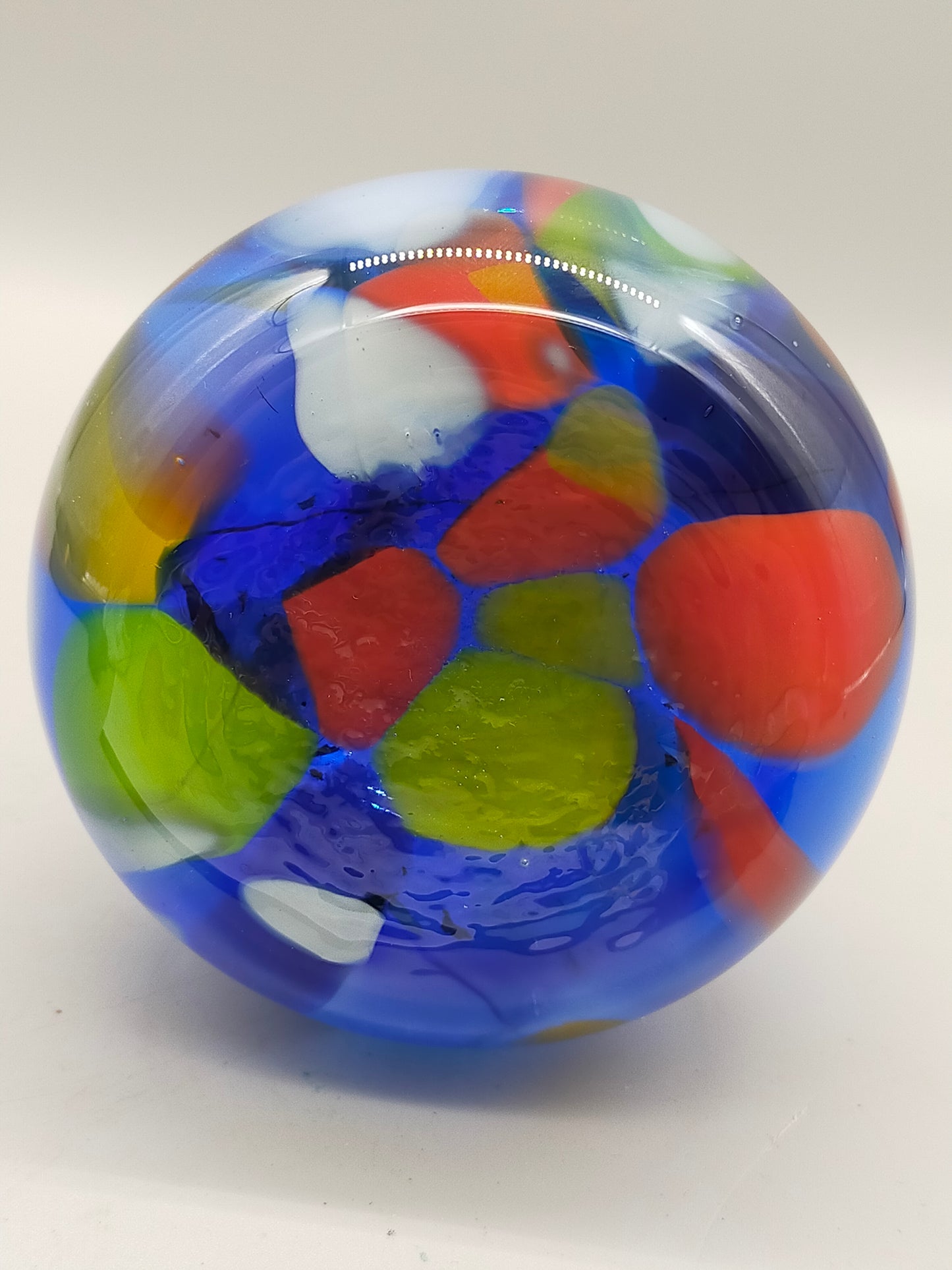Farbenfrohe Murano Glasvase Schlankes Design für Liebhaber