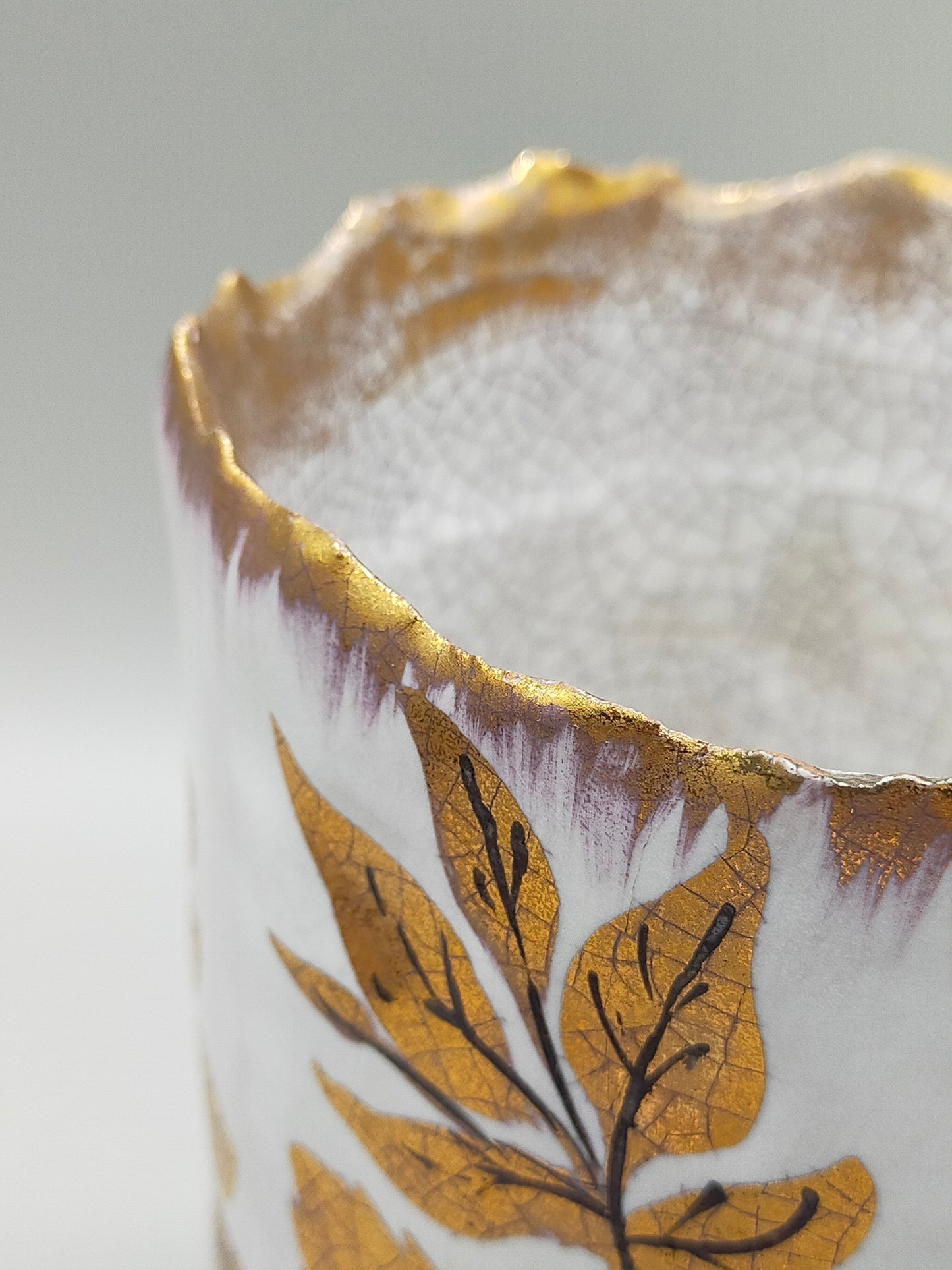 Edle De Praga Milano Keramik Vase BlattDekor in Goldoptik