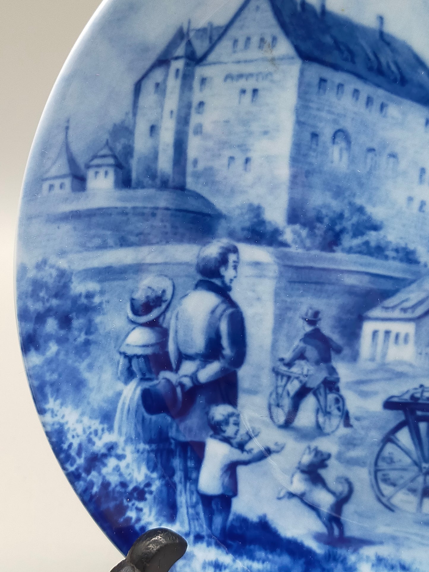 Berlin Design Historica Wand Teller 1982