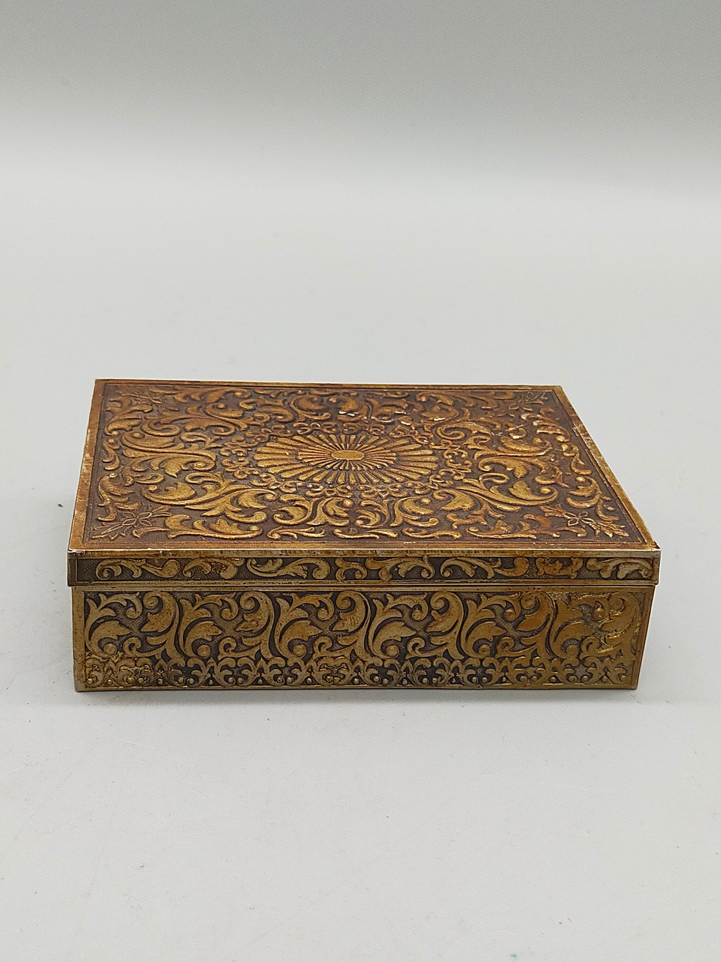 Antike Schatulle mit Ornamenten Vintage Messingdose