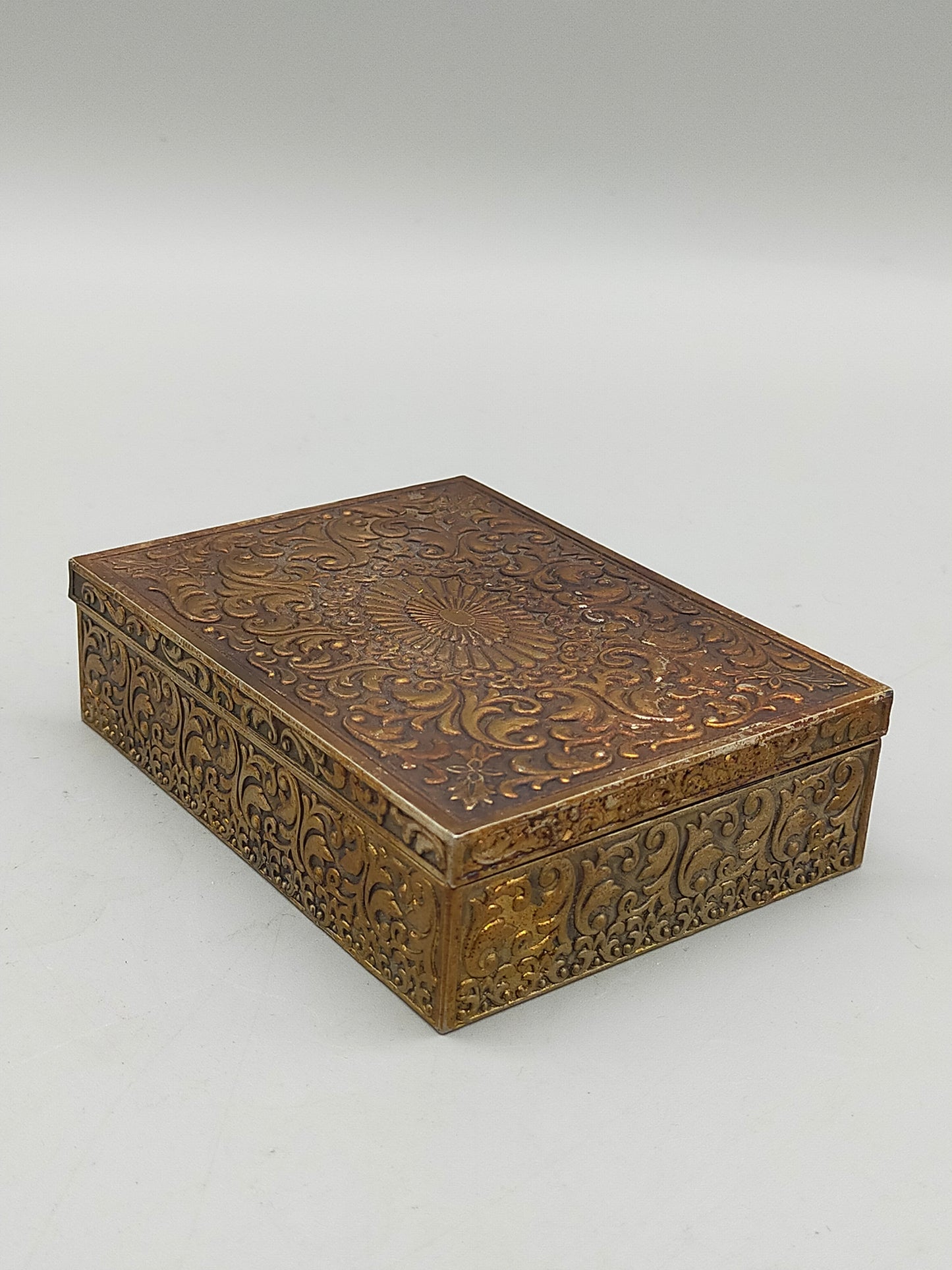 Antike Schatulle mit Ornamenten Vintage Messingdose