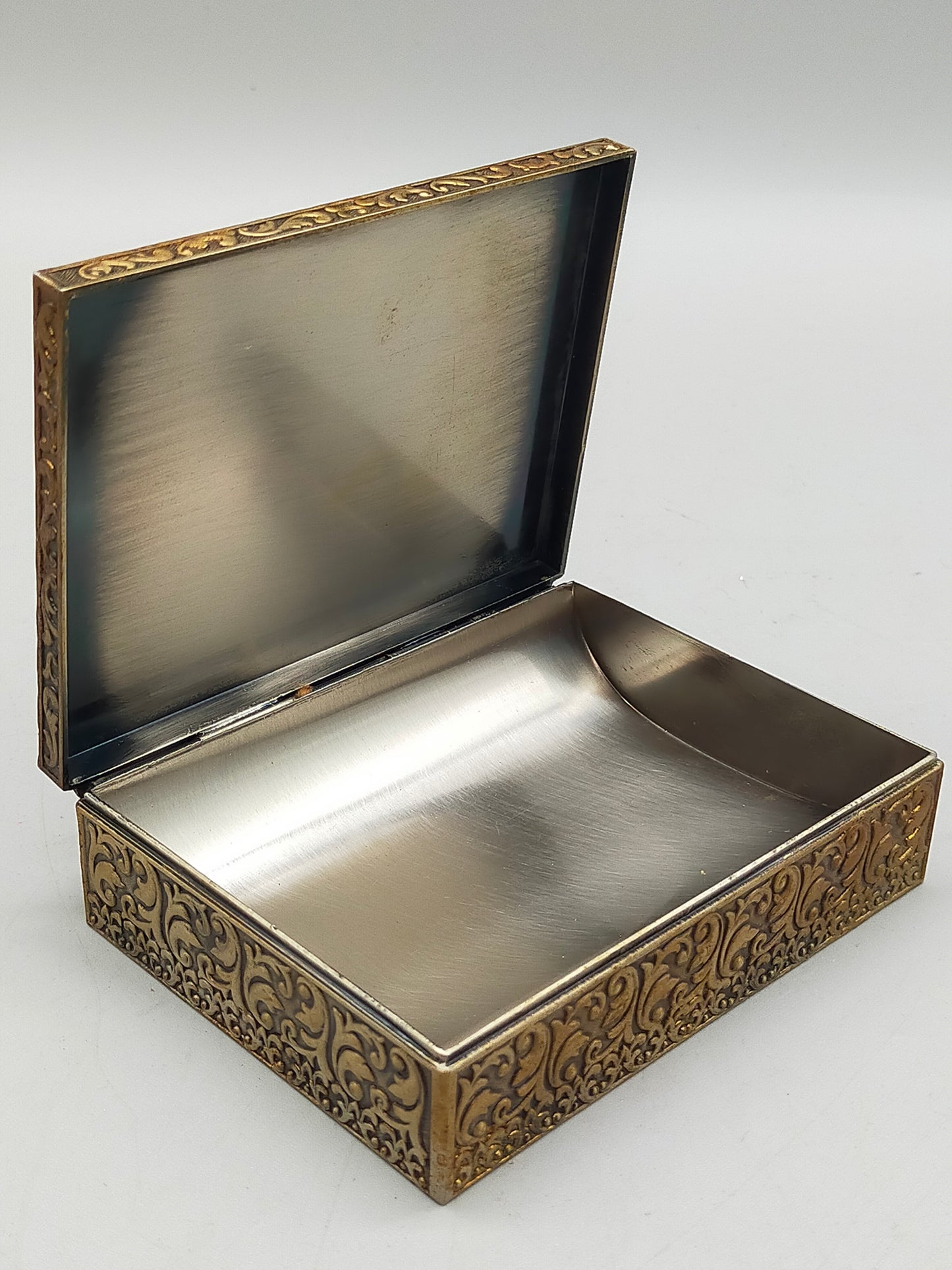 Antike Schatulle mit Ornamenten Vintage Messingdose
