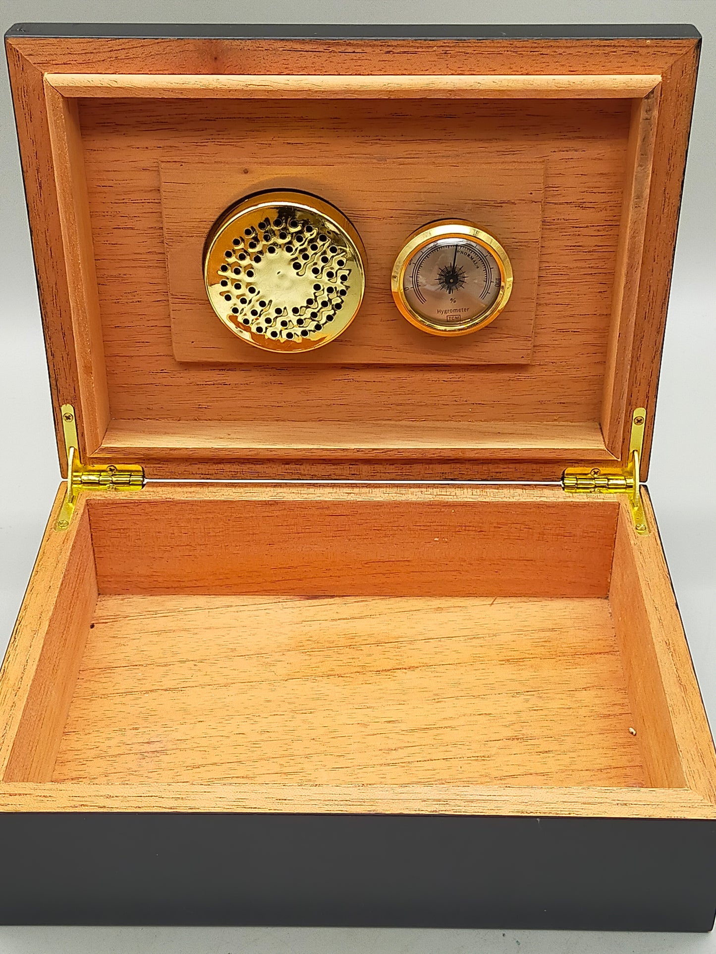 Hochwertiger TCM Zigarren Humidor aus Holz