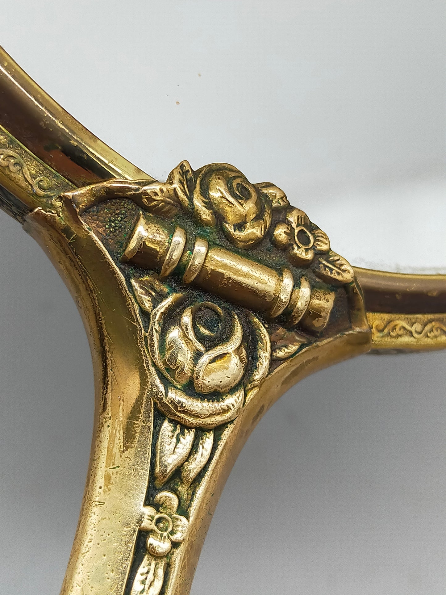 Vintage Handspiegel Edles Rosen-Design in Goldoptik