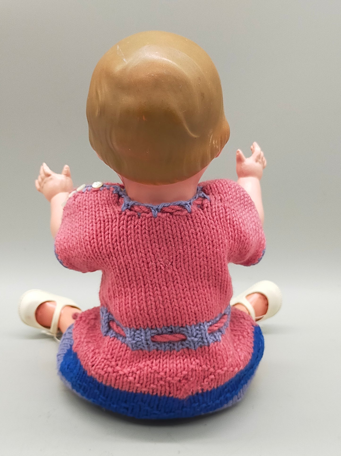 Vintage Schildkröt Klassische Puppe mit Strickkleid