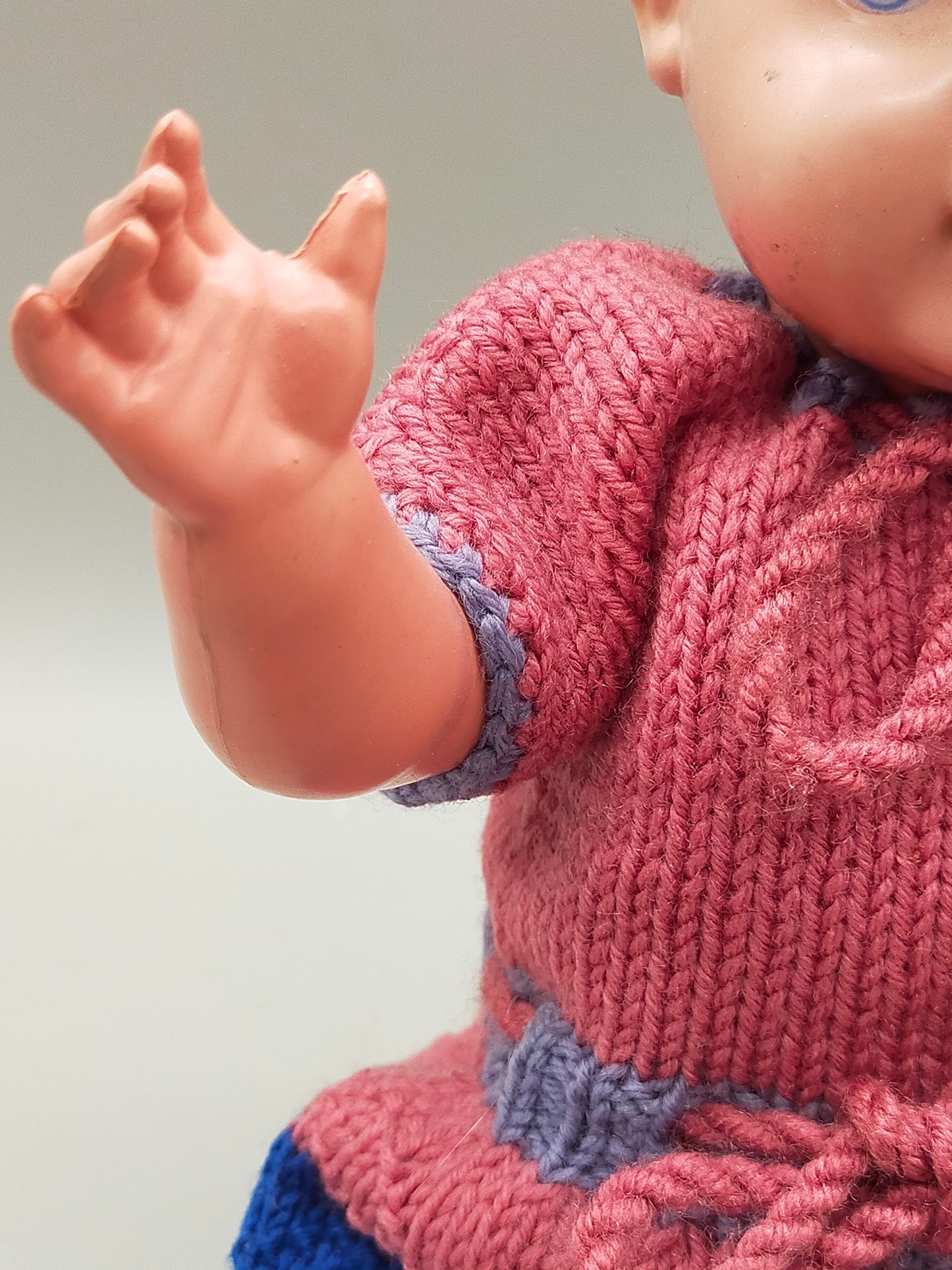 Vintage Schildkröt Klassische Puppe mit Strickkleid