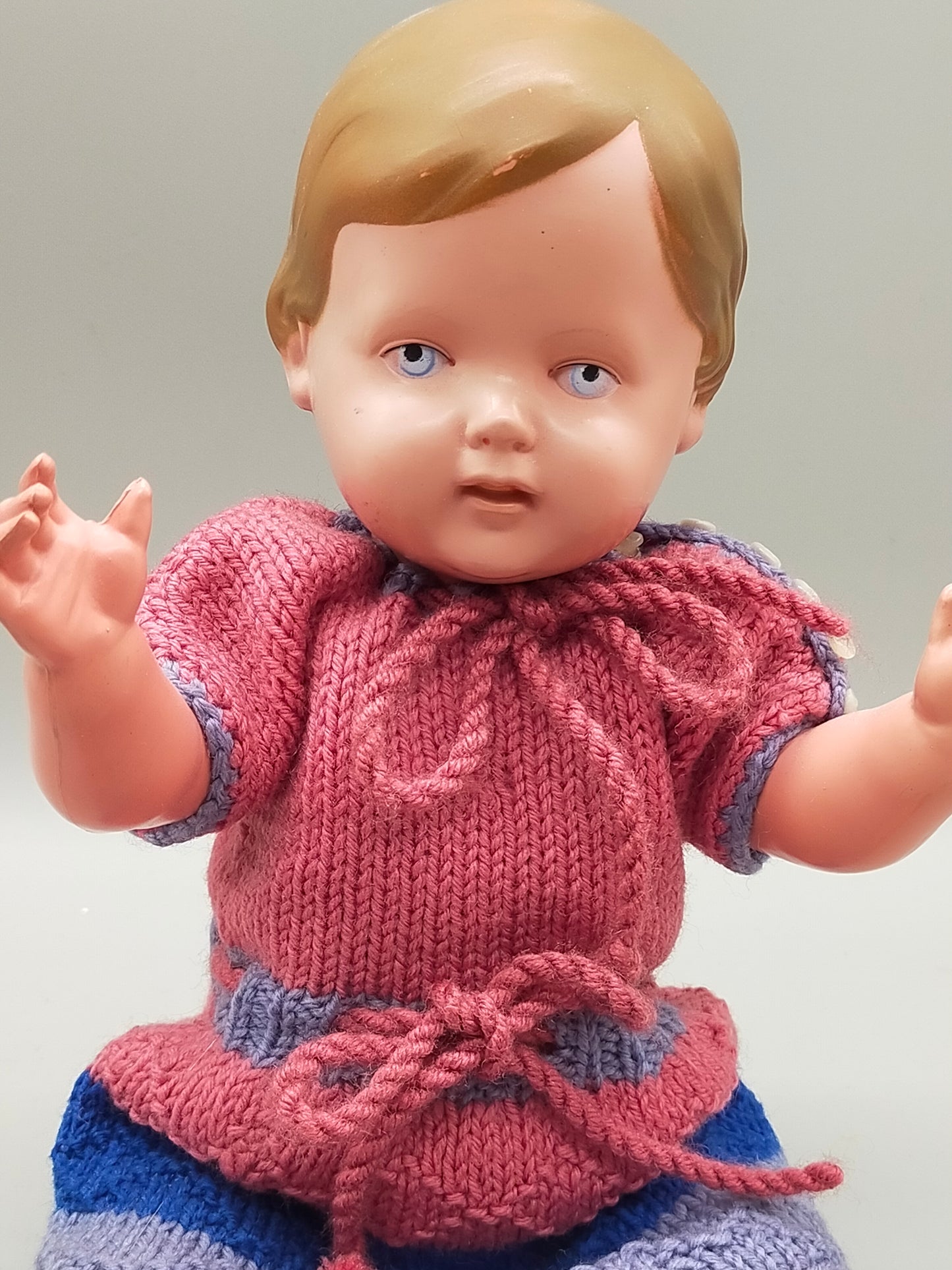 Vintage Schildkröt Klassische Puppe mit Strickkleid