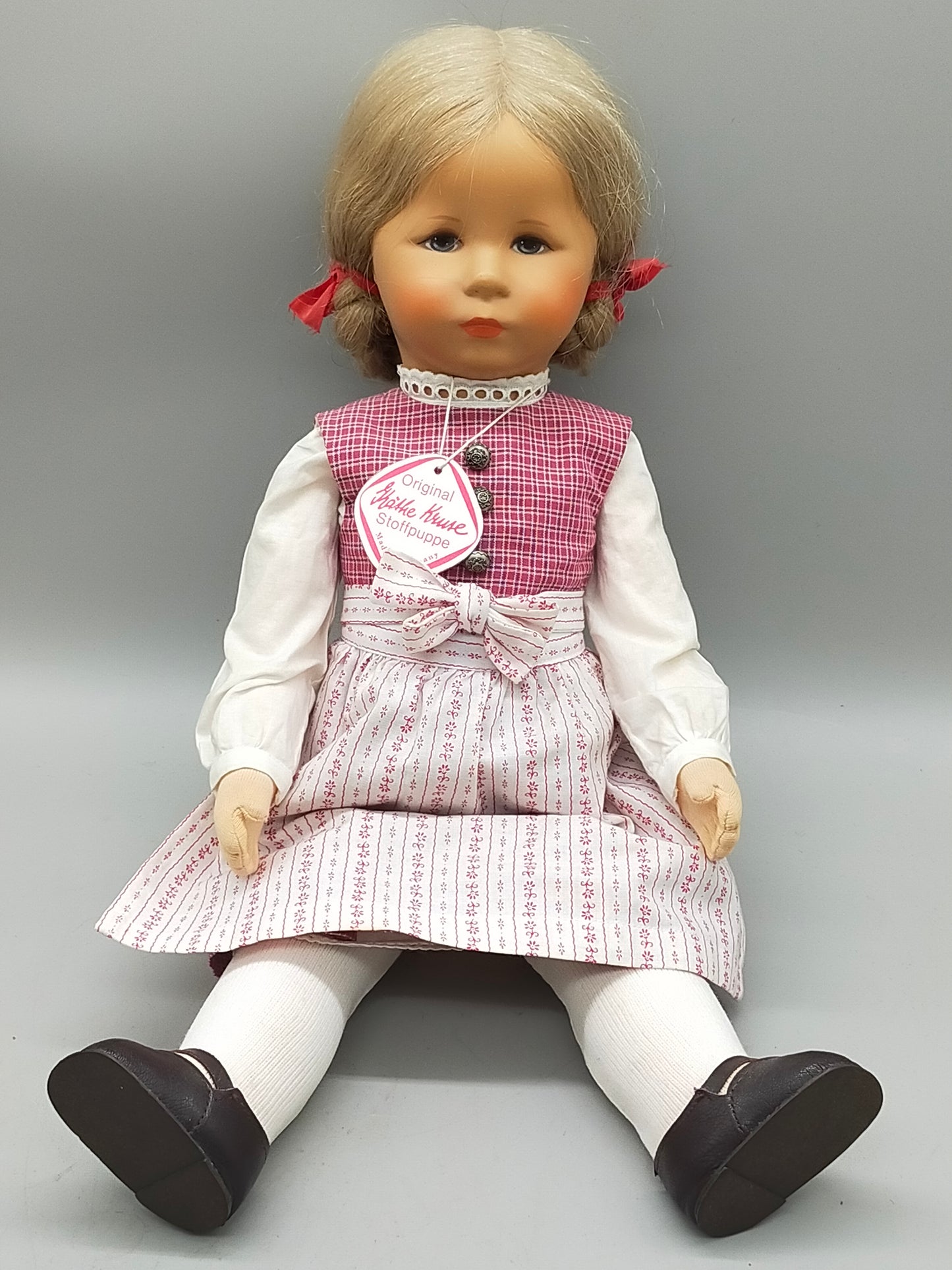 Original Käthe Kruse Stoffpuppe mit traditioneller Kleidung