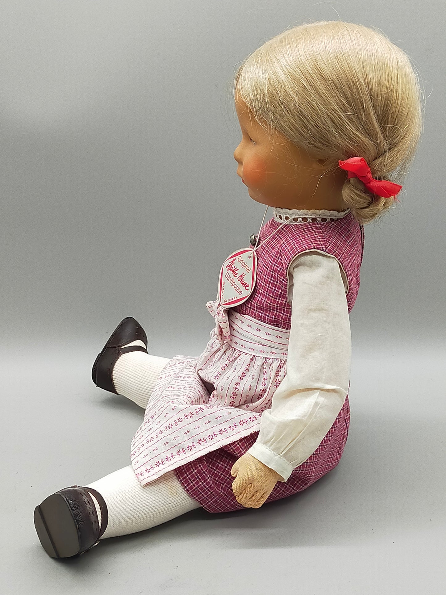 Original Käthe Kruse Stoffpuppe mit traditioneller Kleidung
