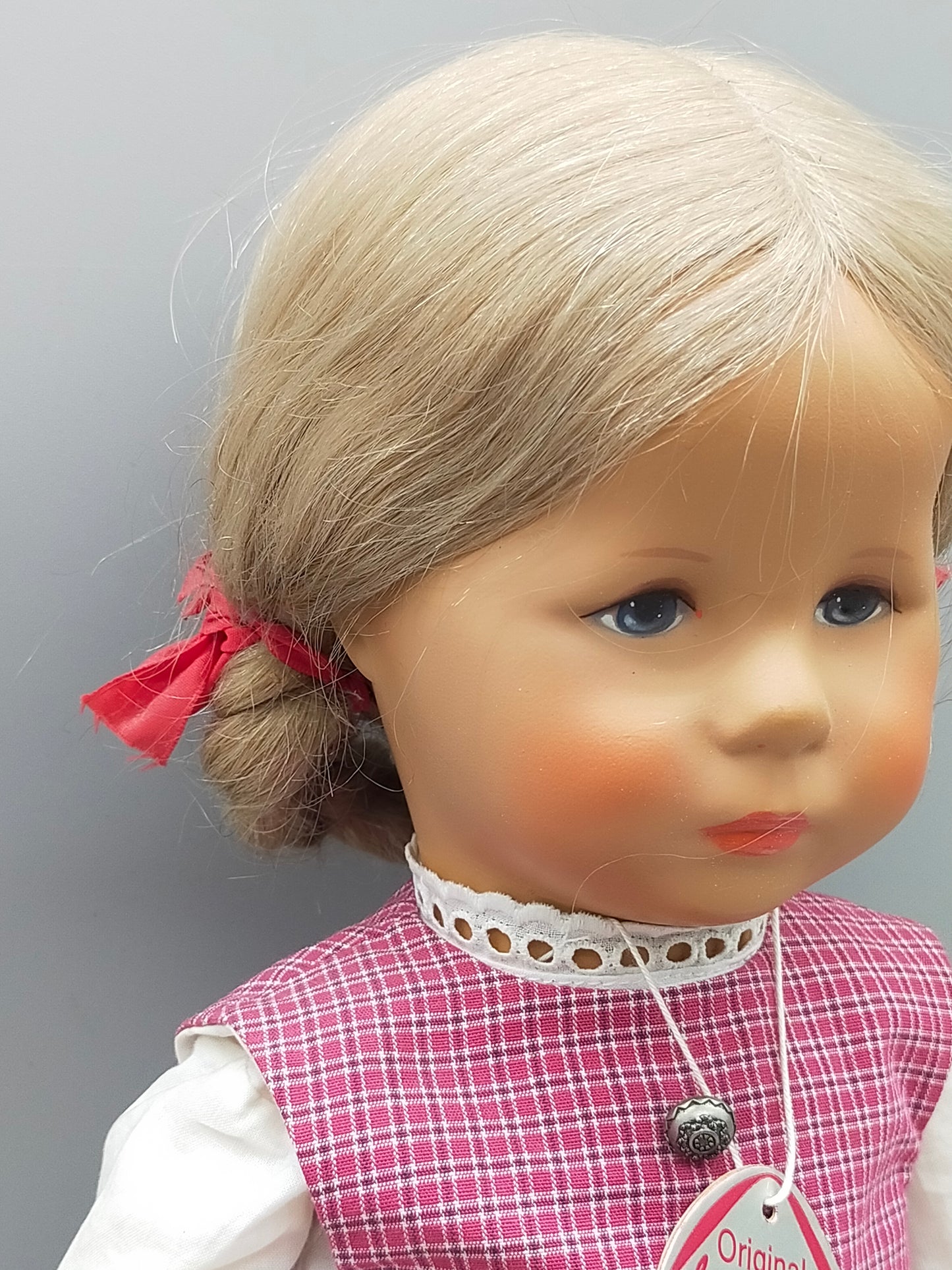 Original Käthe Kruse Stoffpuppe mit traditioneller Kleidung