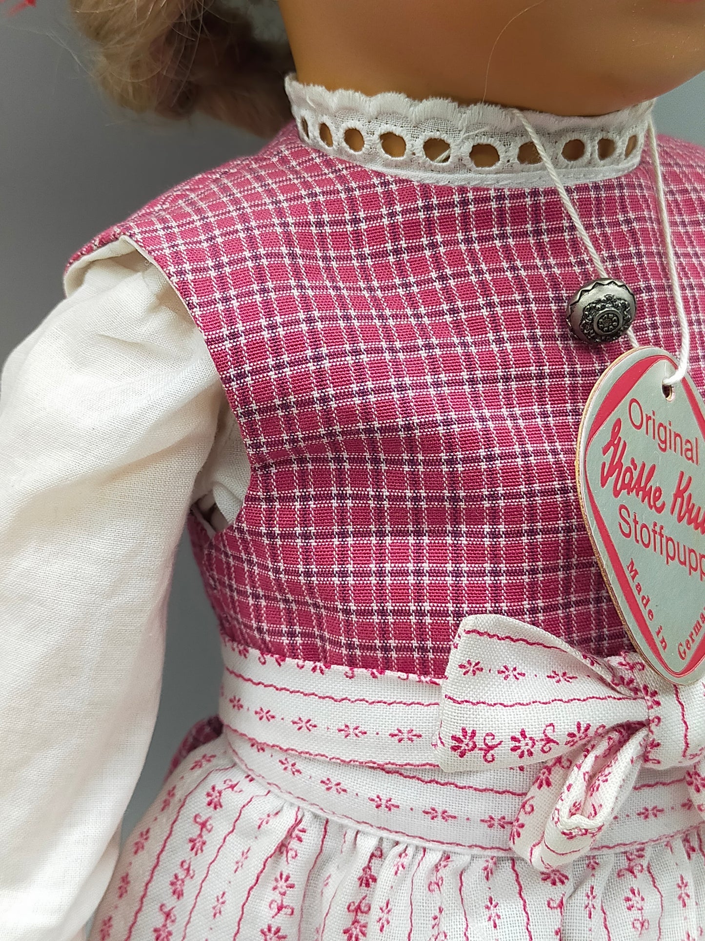Original Käthe Kruse Stoffpuppe mit traditioneller Kleidung