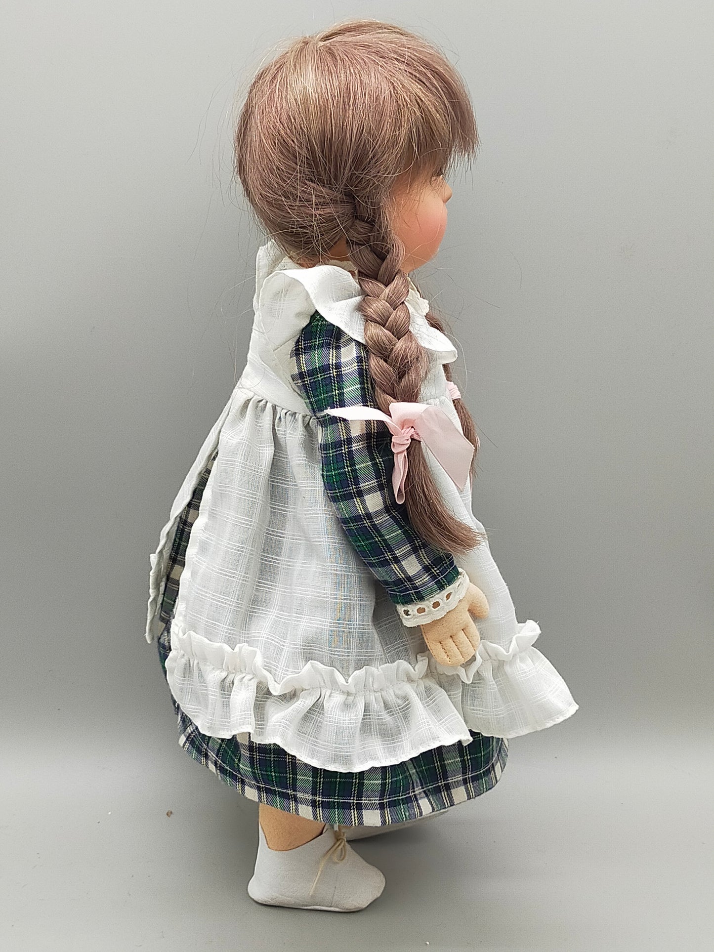 Charmante Vintage Stoffpuppe mit Zöpfen