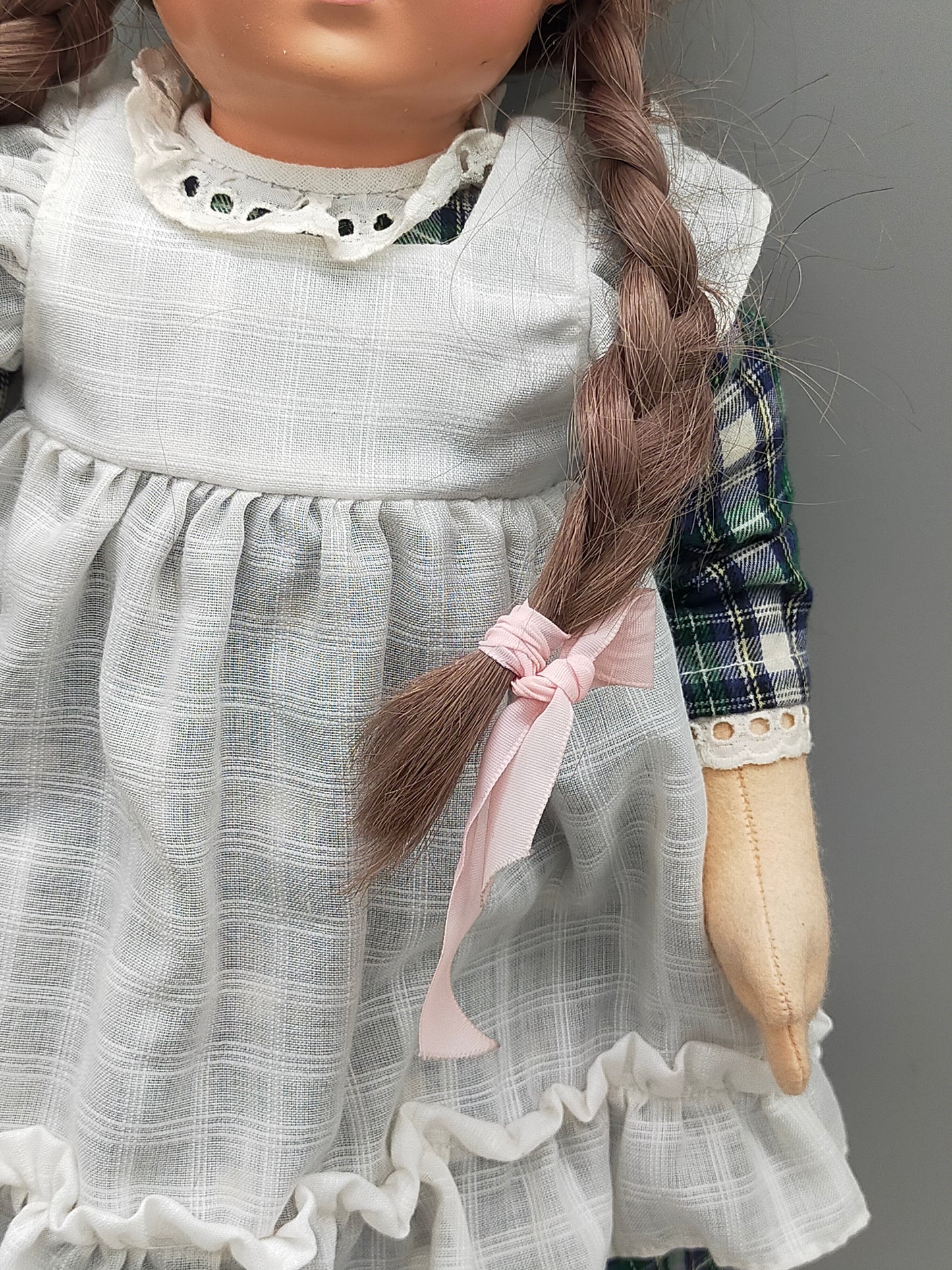 Charmante Vintage Stoffpuppe mit Zöpfen