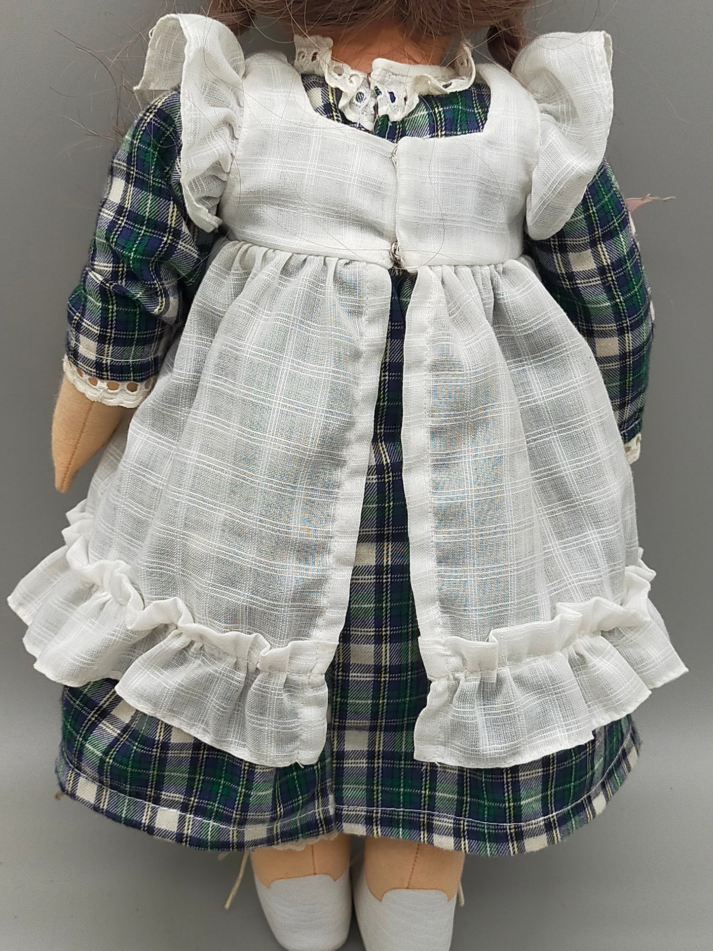 Charmante Vintage Stoffpuppe mit Zöpfen