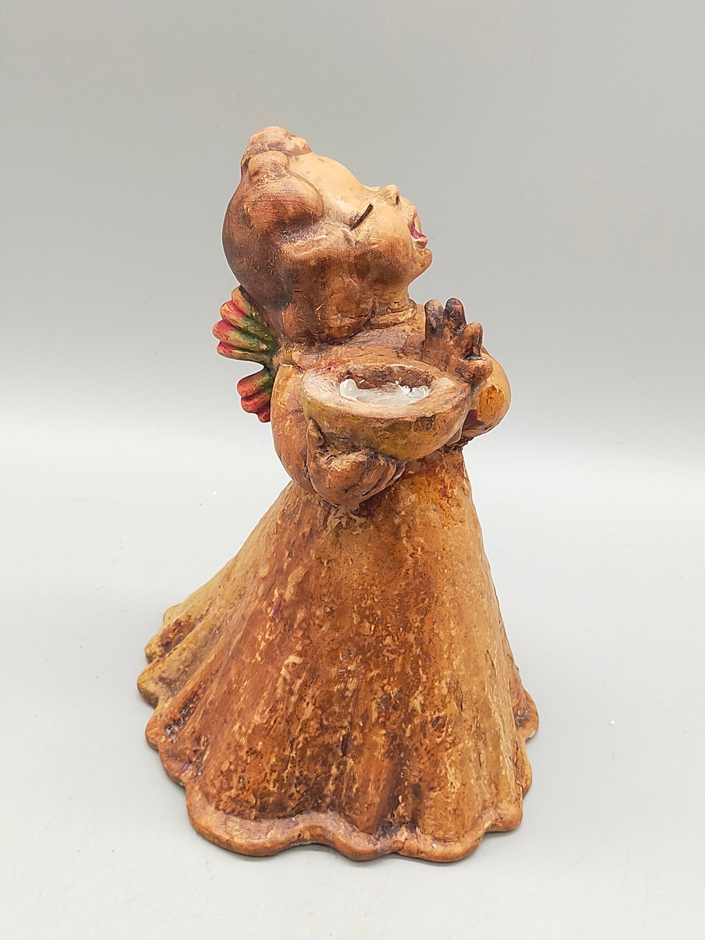 Charmante Engel Figur als Kerzenhalter