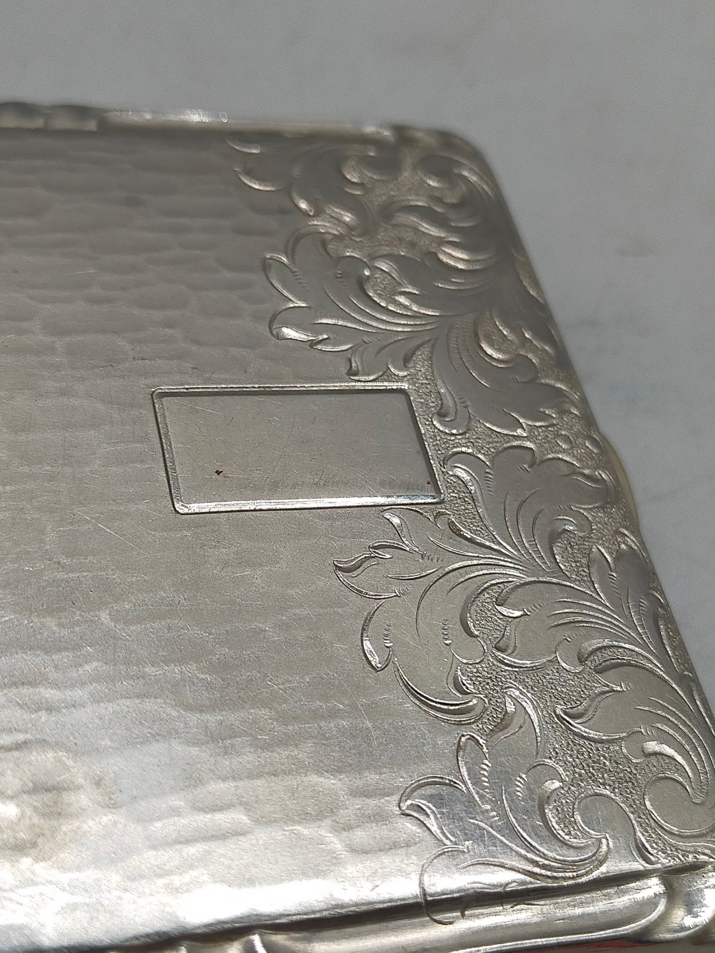Vintage Zigarettenetui mit Hammerschlag und Ornamenten