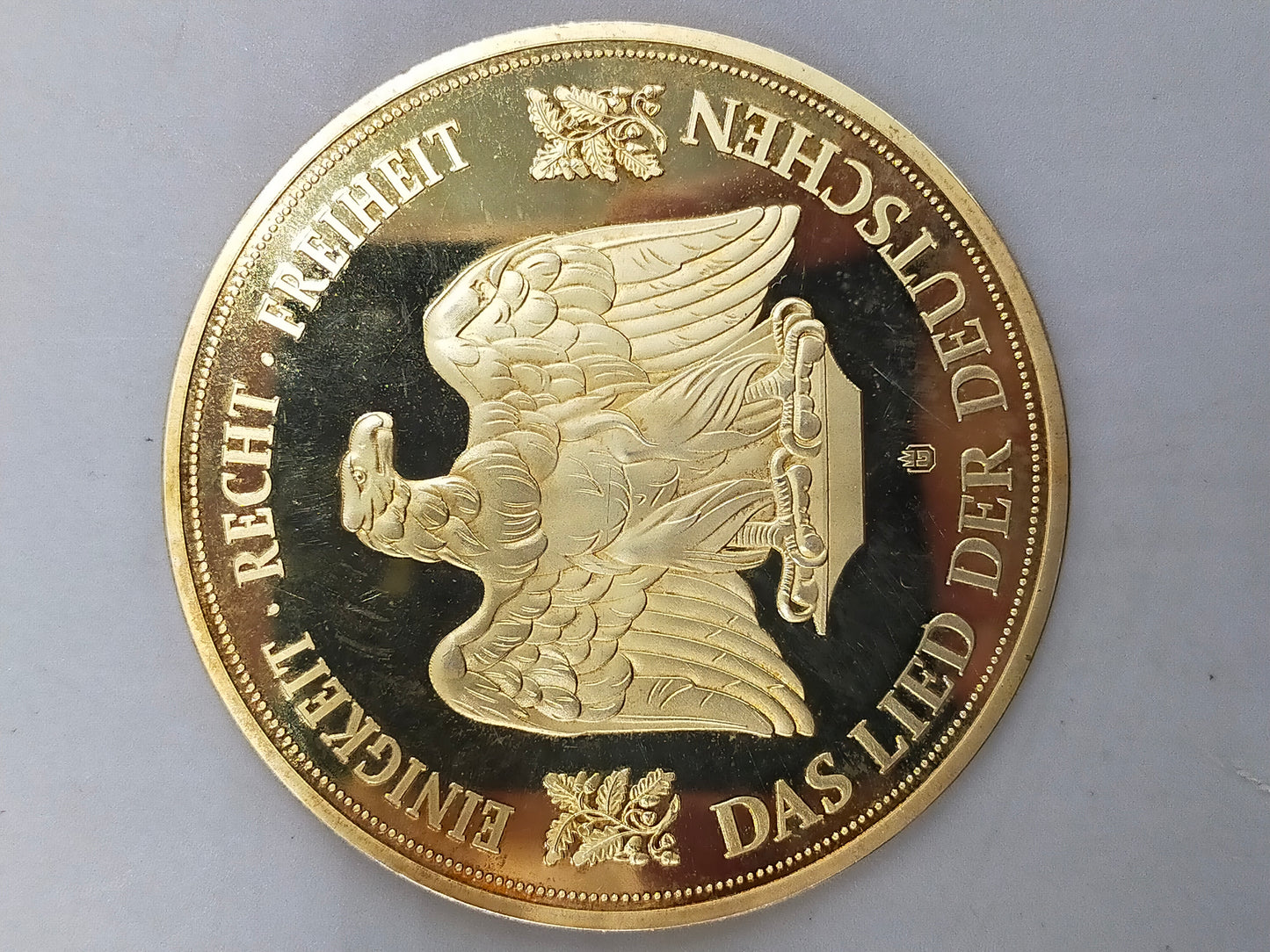 Prachtvolle Giganten Medaille Das Lied der Deutschen