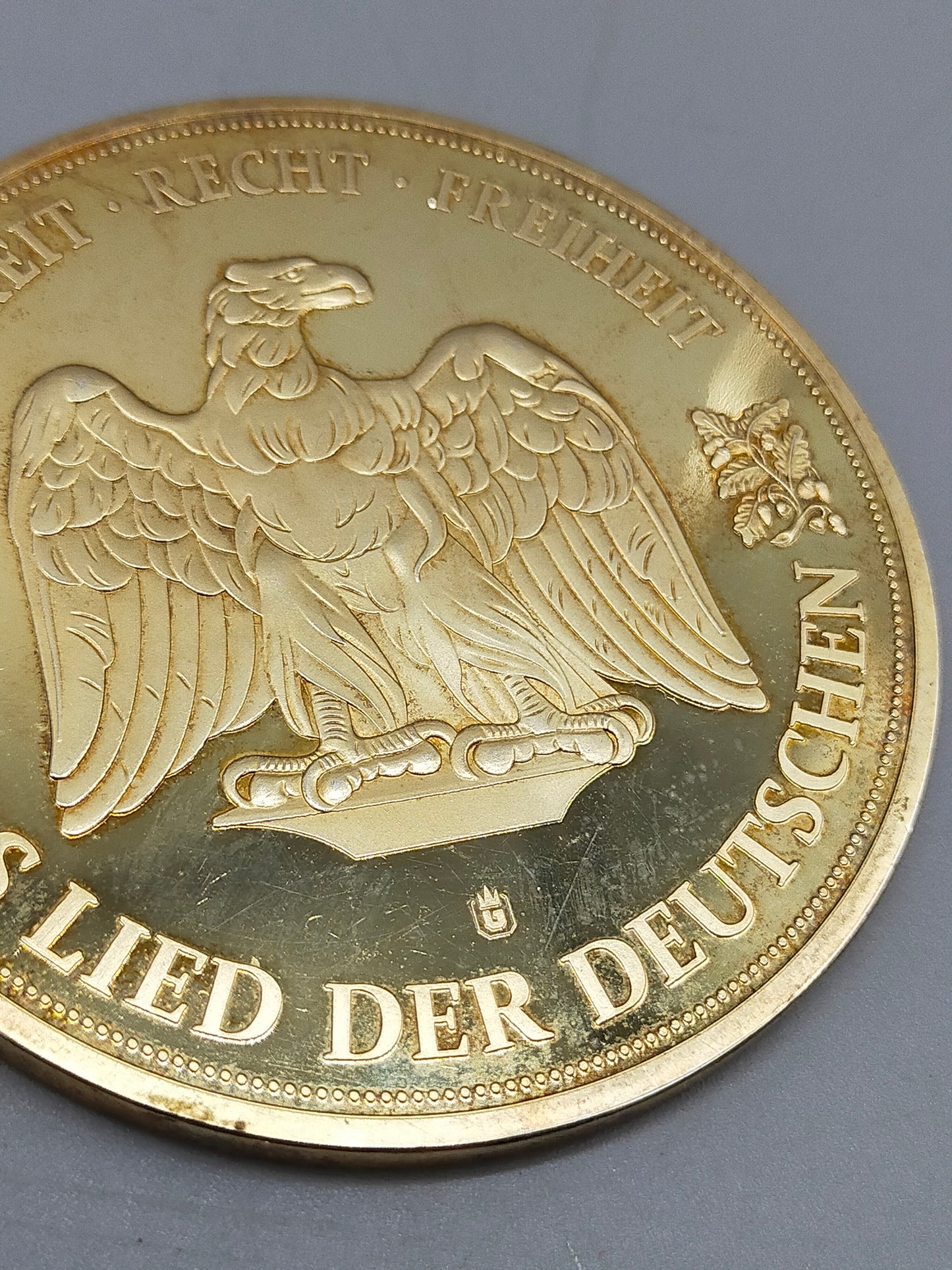 Prachtvolle Giganten Medaille Das Lied der Deutschen