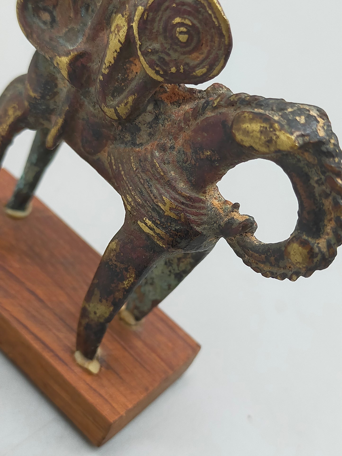 Antike Afrikanische Bronze Figur Reiter auf Pferd mit Schild