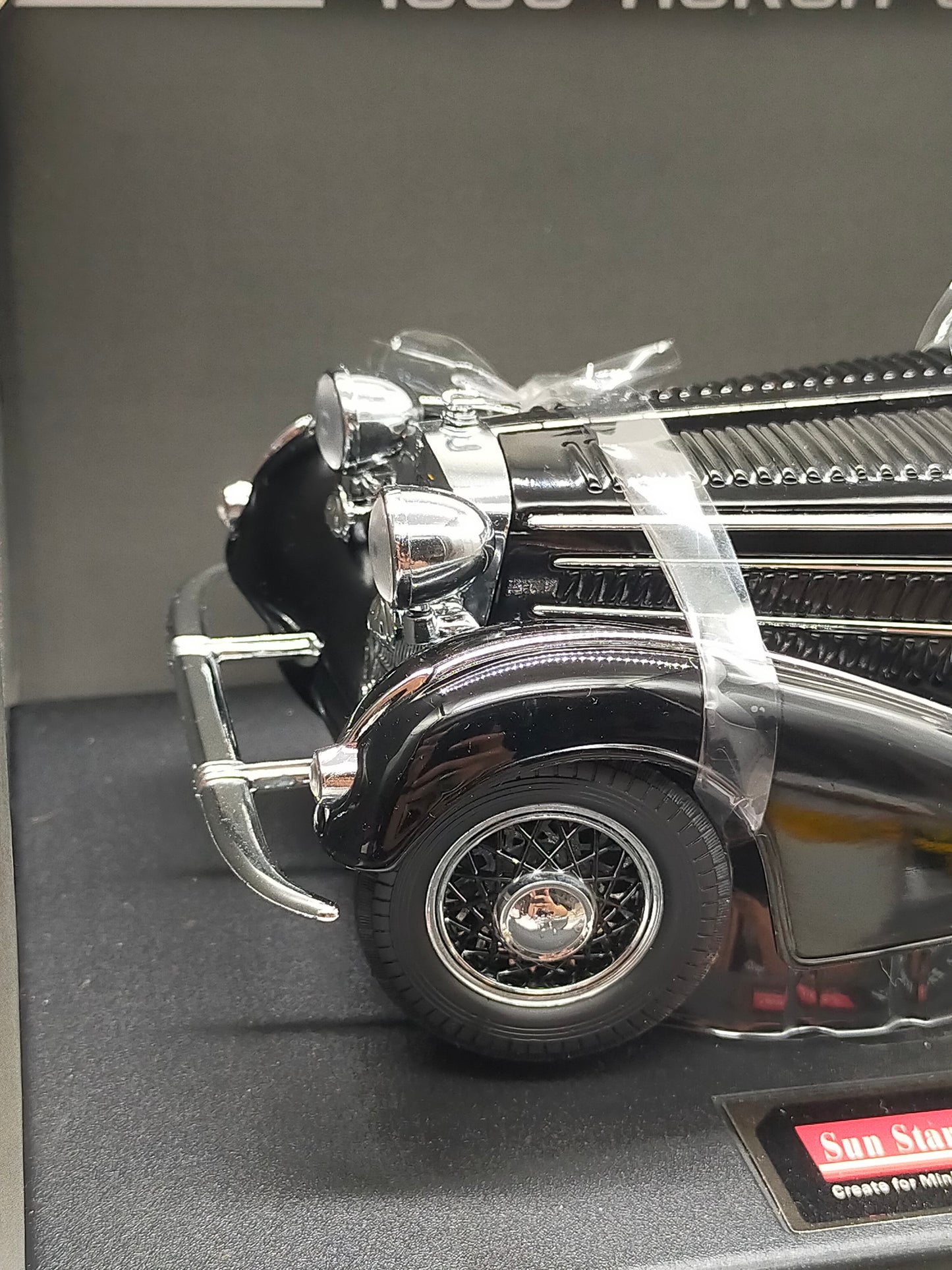 Sun Star 1939 Horch 855 Roadster Modellauto