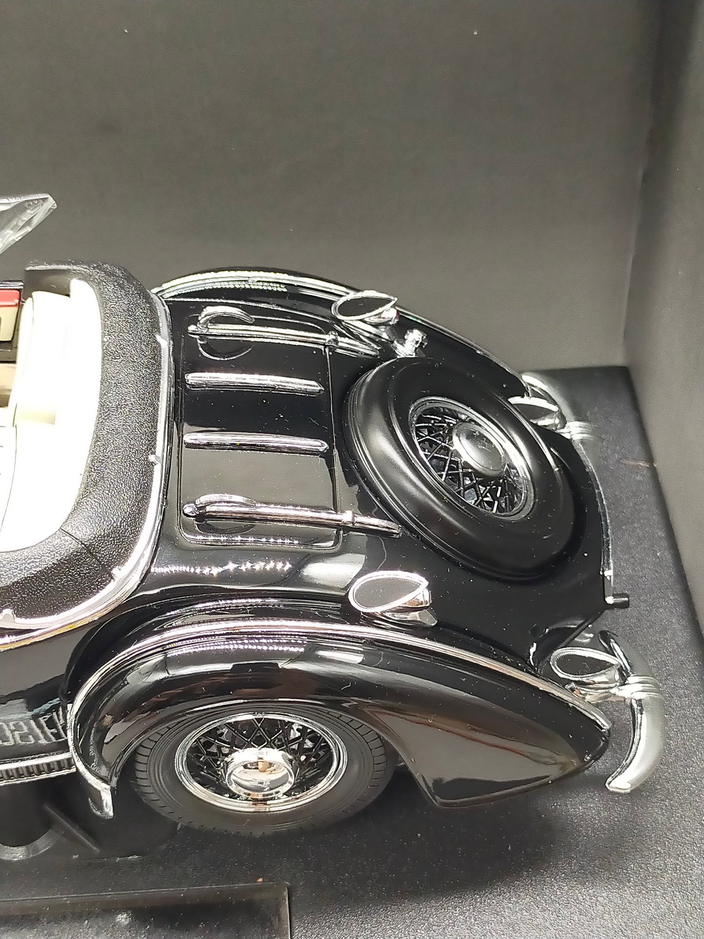 Sun Star 1939 Horch 855 Roadster Modellauto