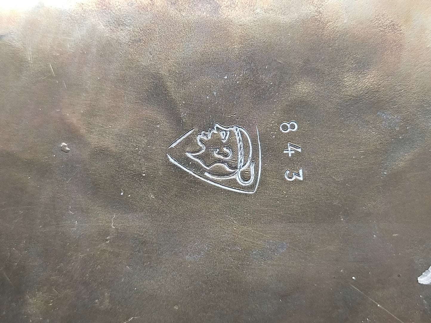 Antike Messing Schale mit reich verzierten Reliefs