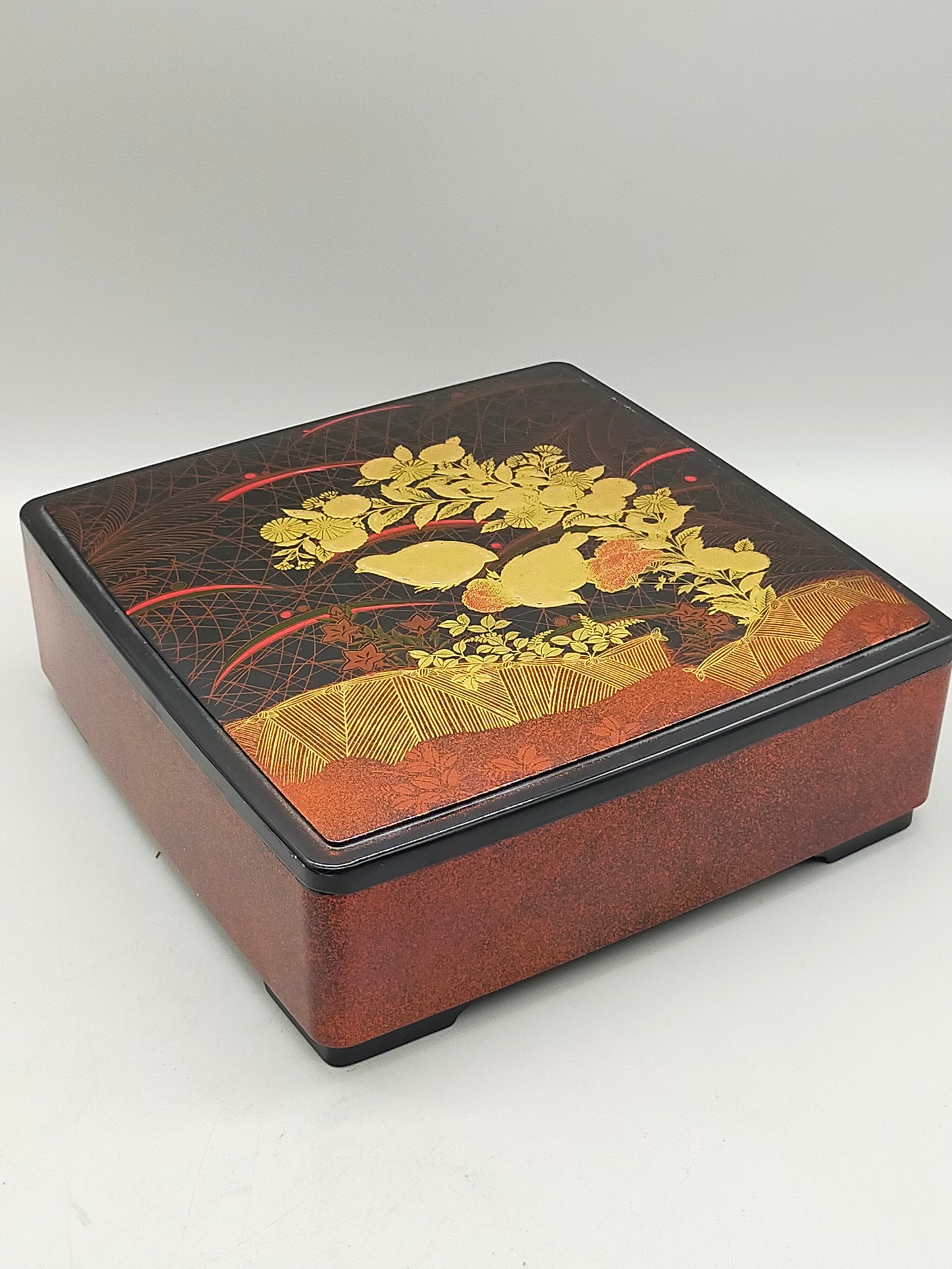 Traditionelle japanische Lackbox Kunstvolle Urushi Box mit Vögeln