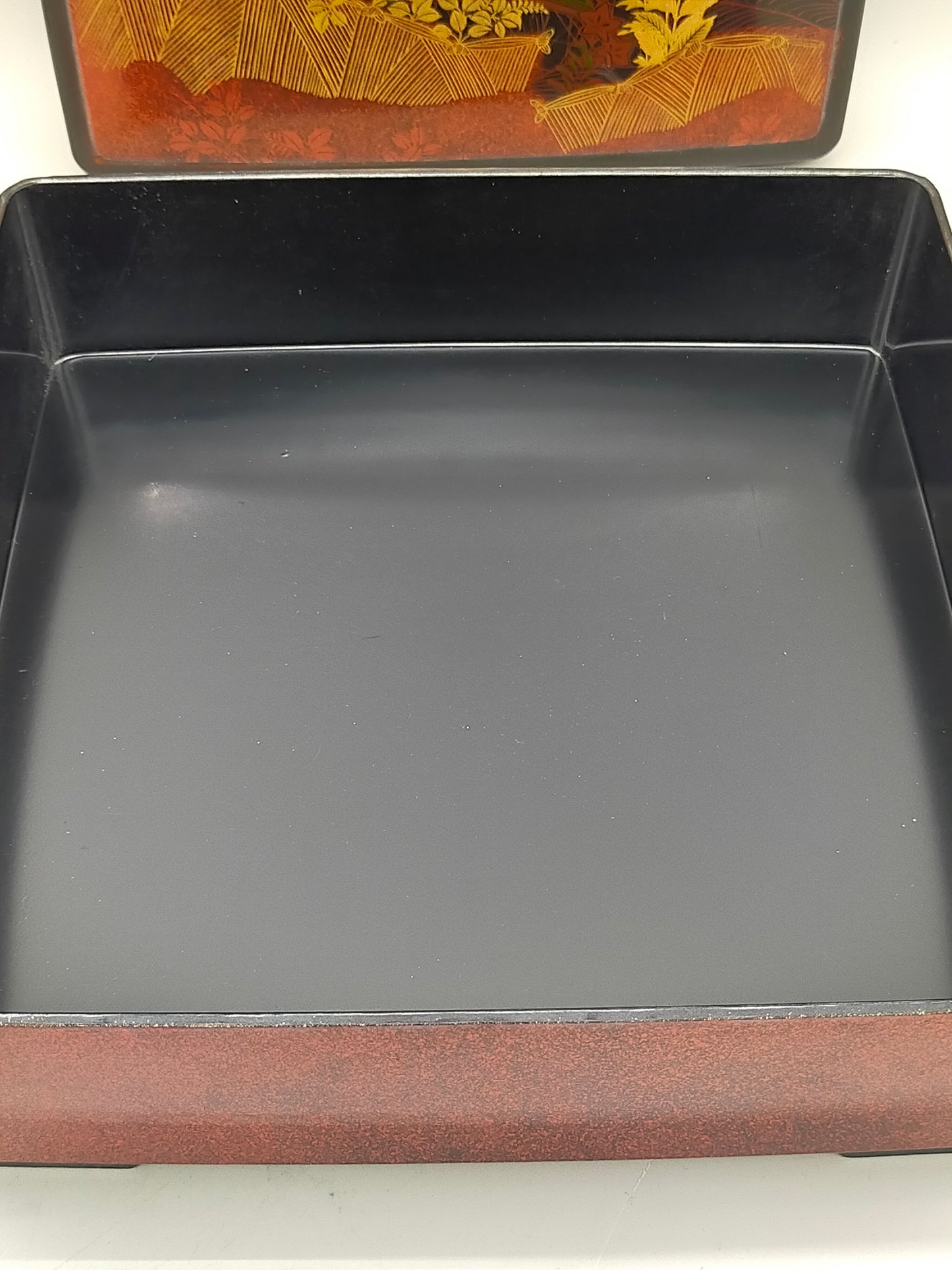 Traditionelle japanische Lackbox Kunstvolle Urushi Box mit Vögeln