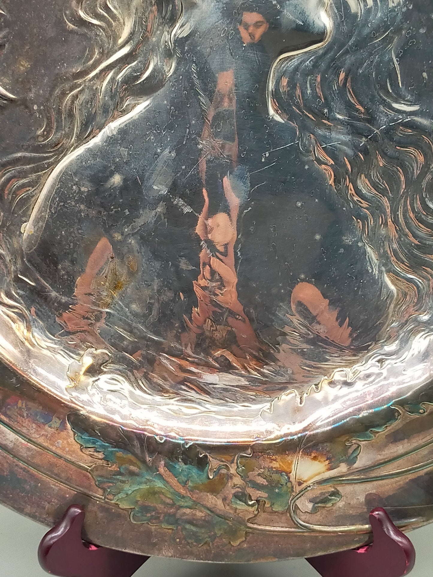 Jugendstil Wandteller Versilbert Profil einer Frau mit Mohnblumen