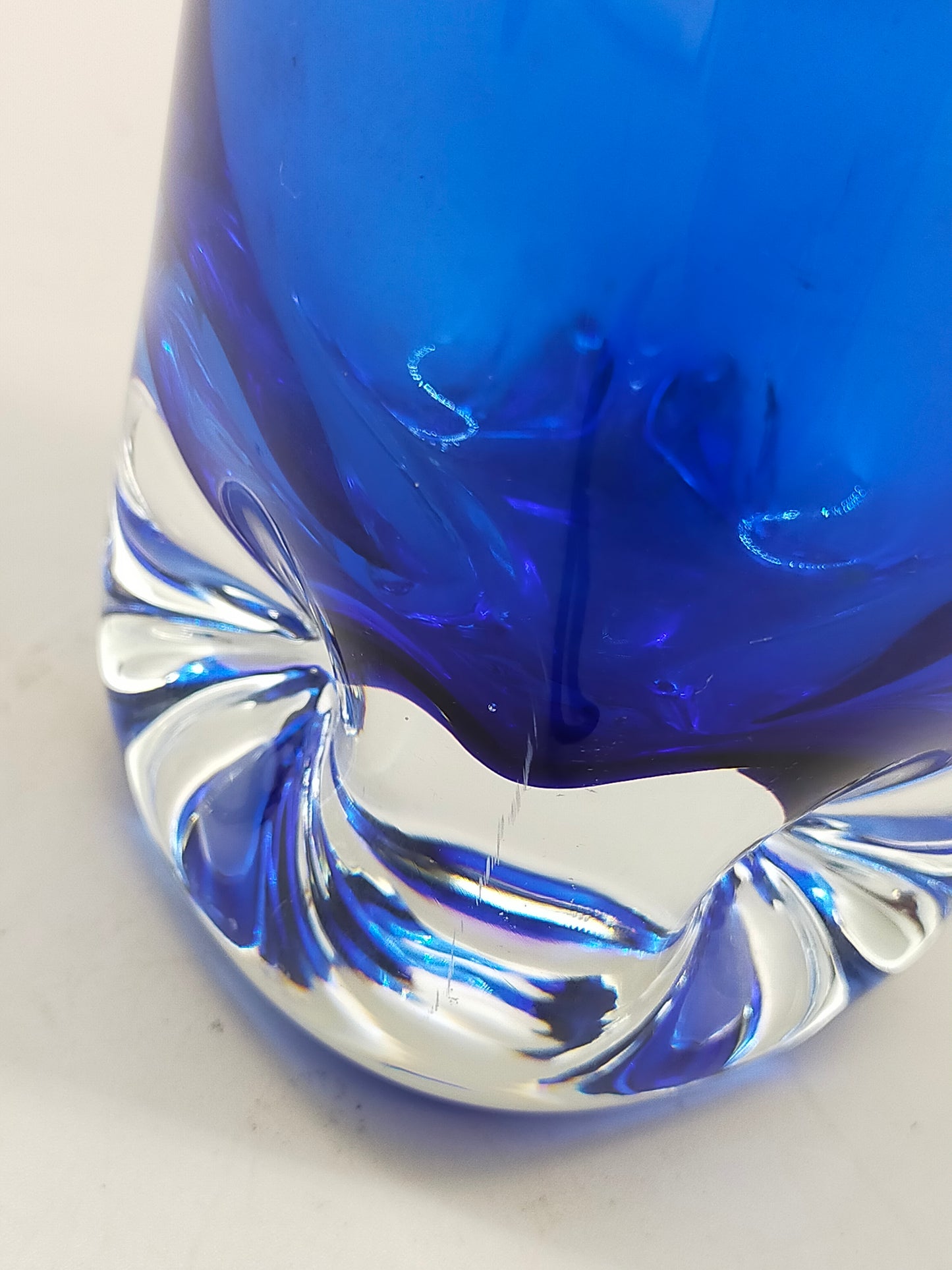 Edle Ingridglas Glas Vase Blaues Kunstglas der Serie Lord Nelson