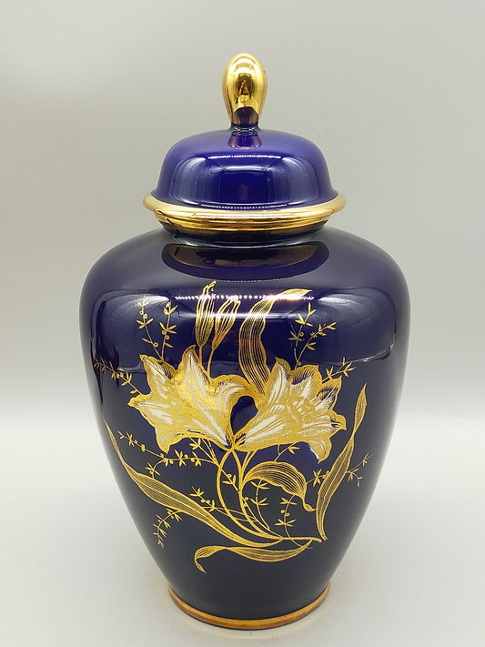 Prunkvolle Kobaltblaue Deckelvase Elegante Vase mit Goldlilien
