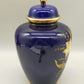 Prunkvolle Kobaltblaue Deckelvase Elegante Vase mit Goldlilien