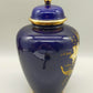 Prunkvolle Kobaltblaue Deckelvase Elegante Vase mit Goldlilien