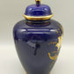 Prunkvolle Kobaltblaue Deckelvase Elegante Vase mit Goldlilien