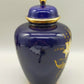 Prunkvolle Kobaltblaue Deckelvase Elegante Vase mit Goldlilien
