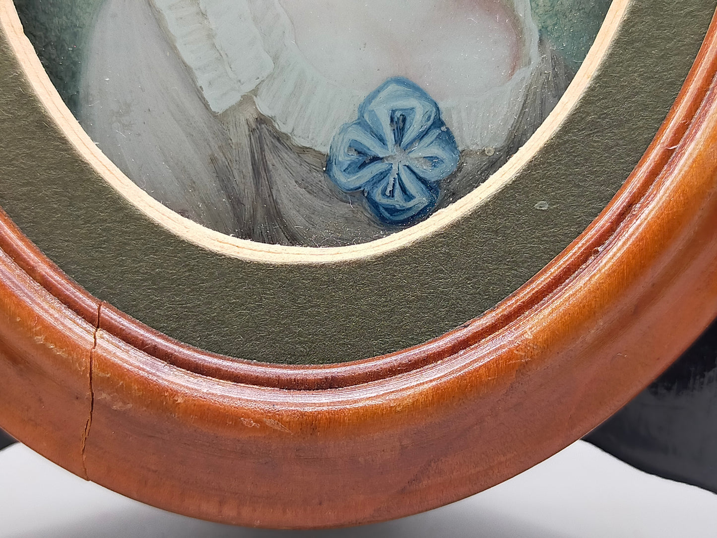 Französische Schule (XVIII) Portrait einer Dame mit blauer Schleife