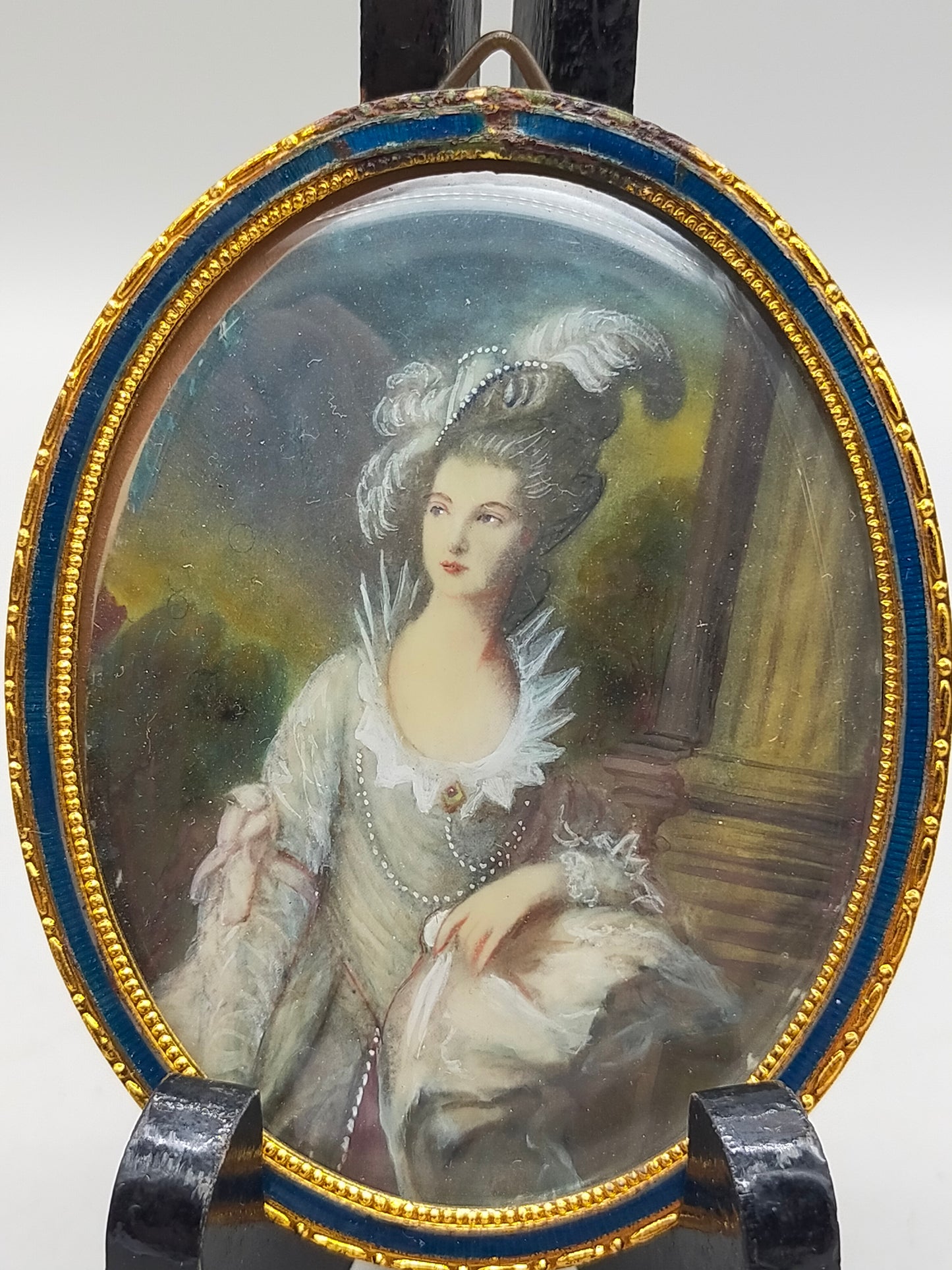 Englische Schule (XIX) Elegantes Damen Porträt im Ovalrahmen