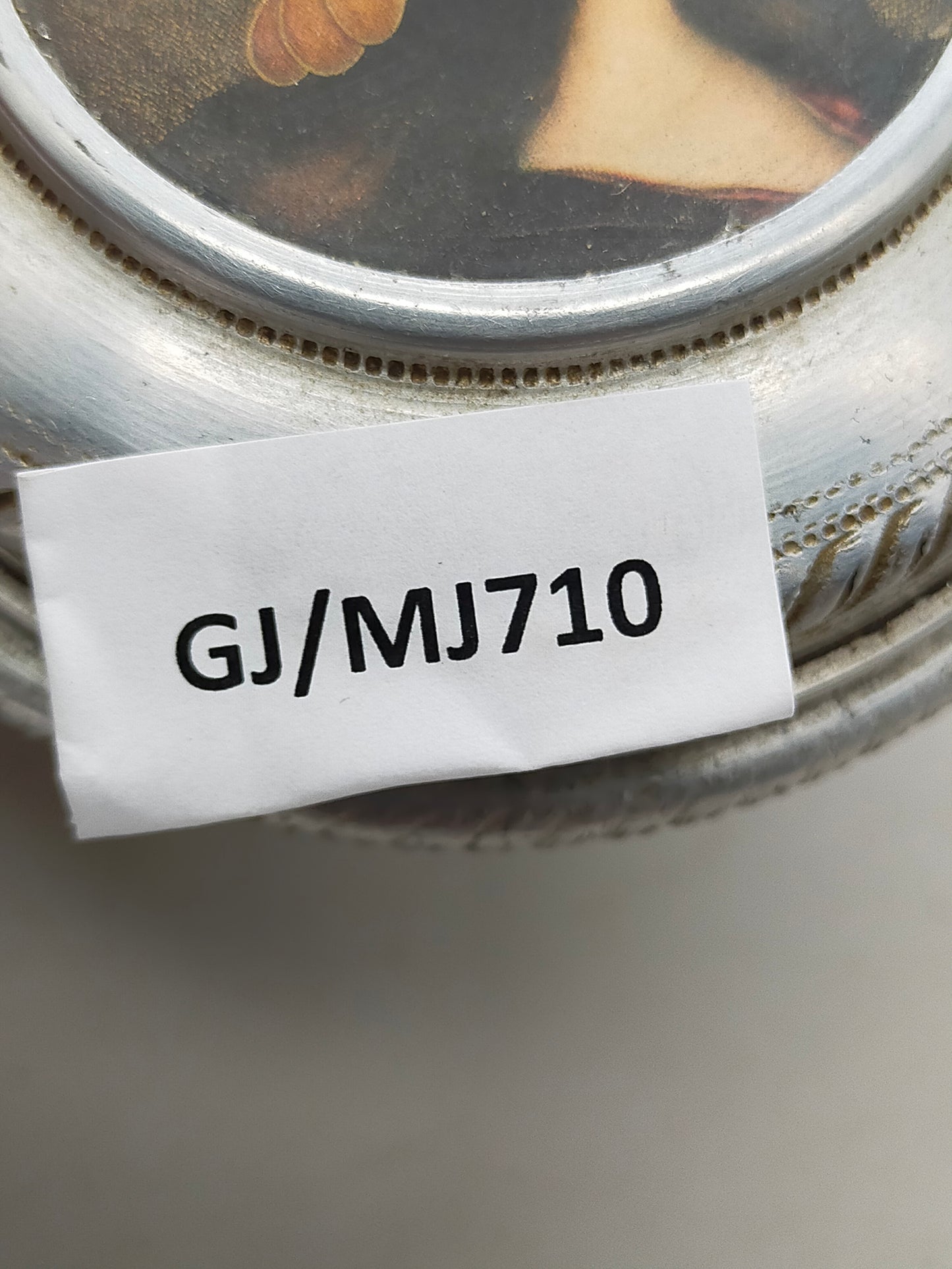 Klassische Vintage Metalldose mit Frauenporträt Stilvolle Pillendose