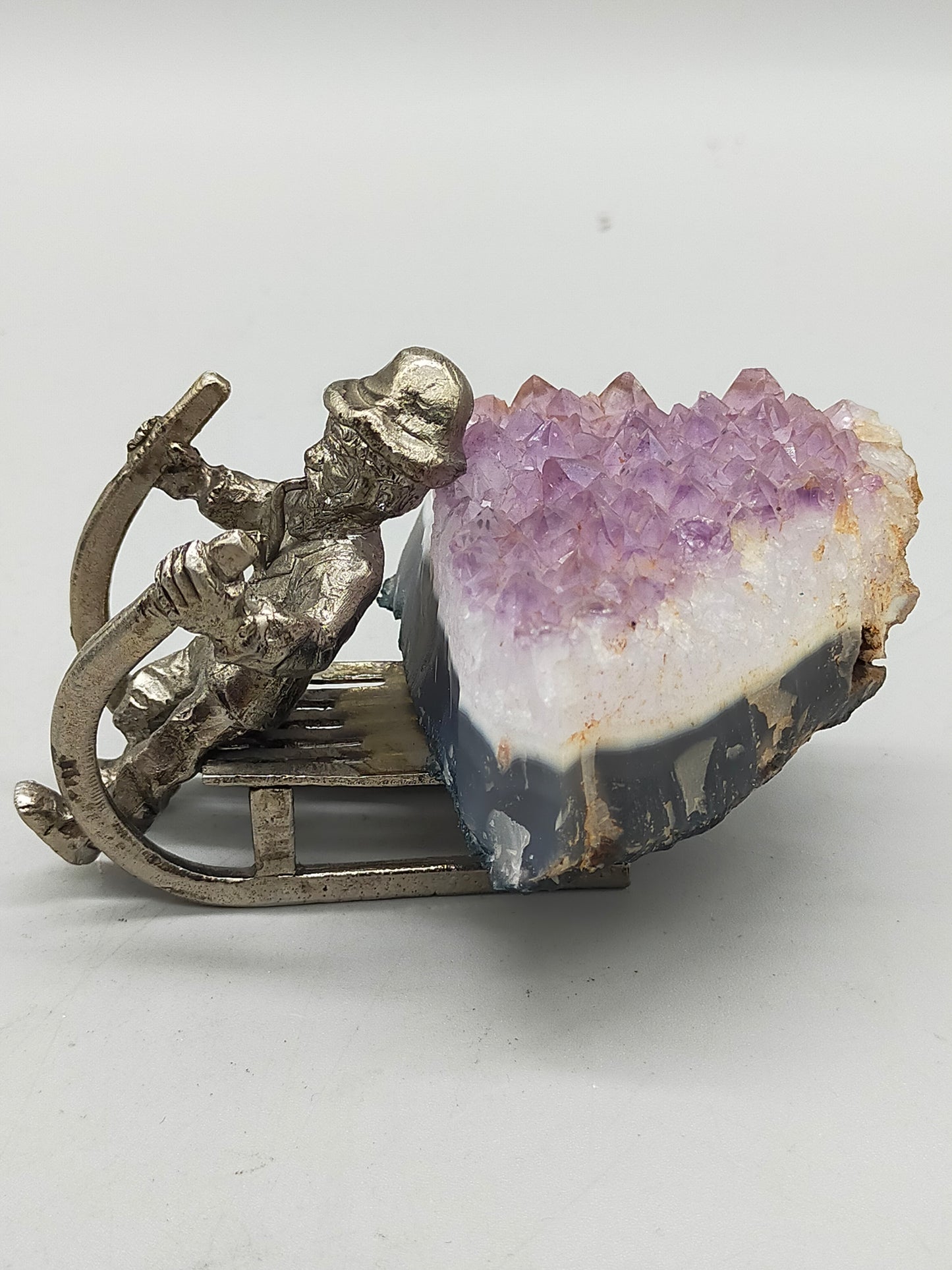 Bergmann auf Schlitten mit Amethyst Druse Rustikale Deko Figur
