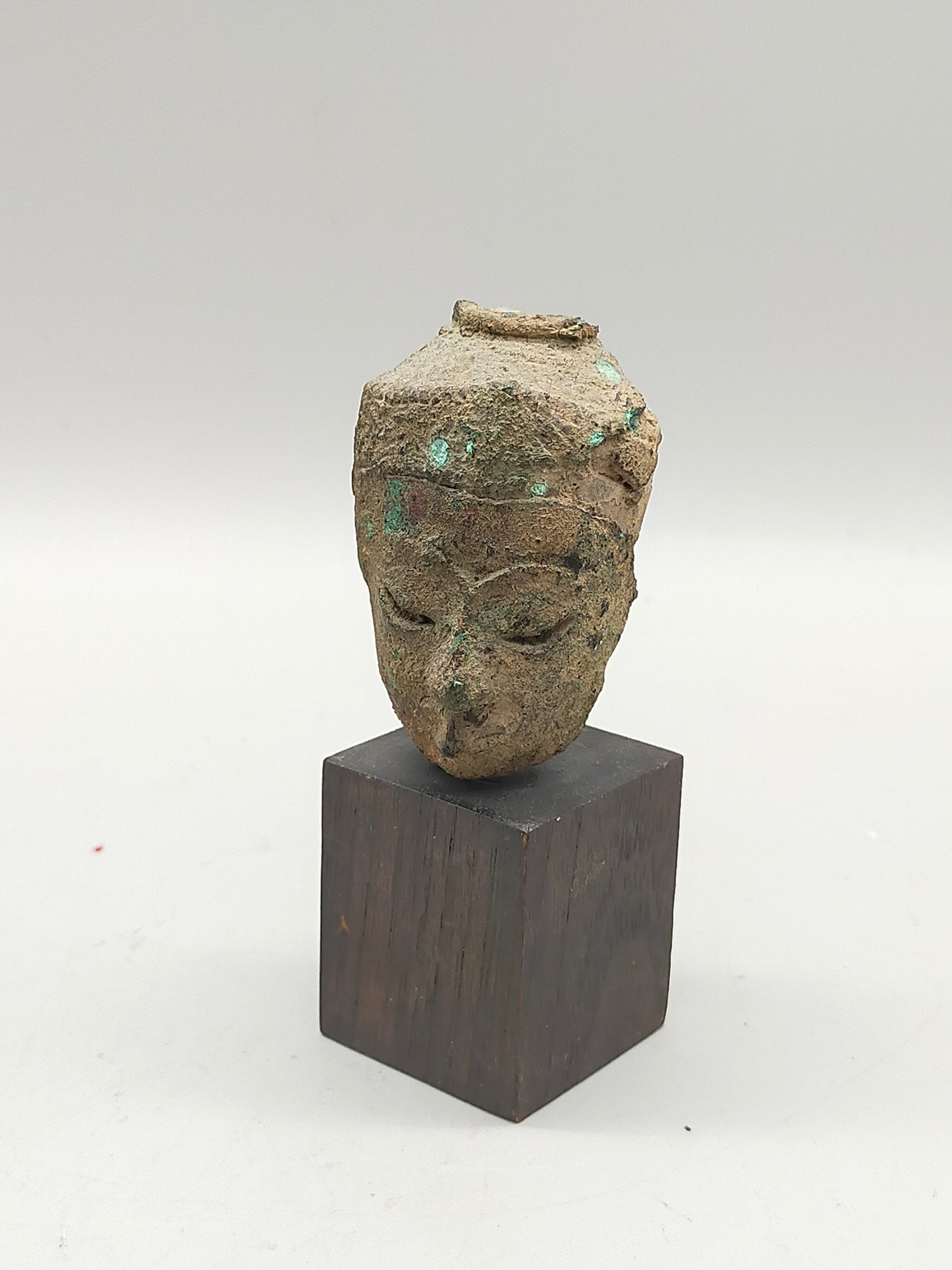 Antiker asiatischer Buddha Kopf – Skulptur