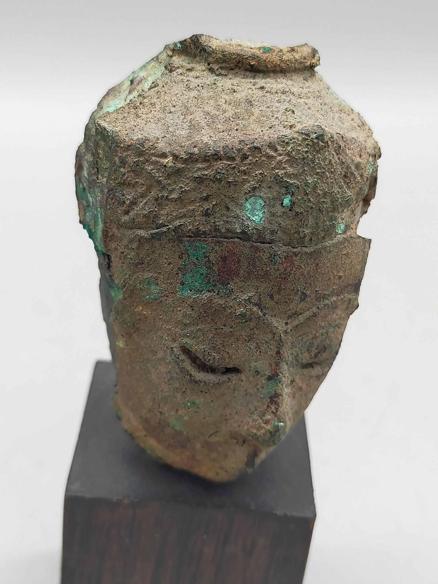 Antiker asiatischer Buddha Kopf – Skulptur