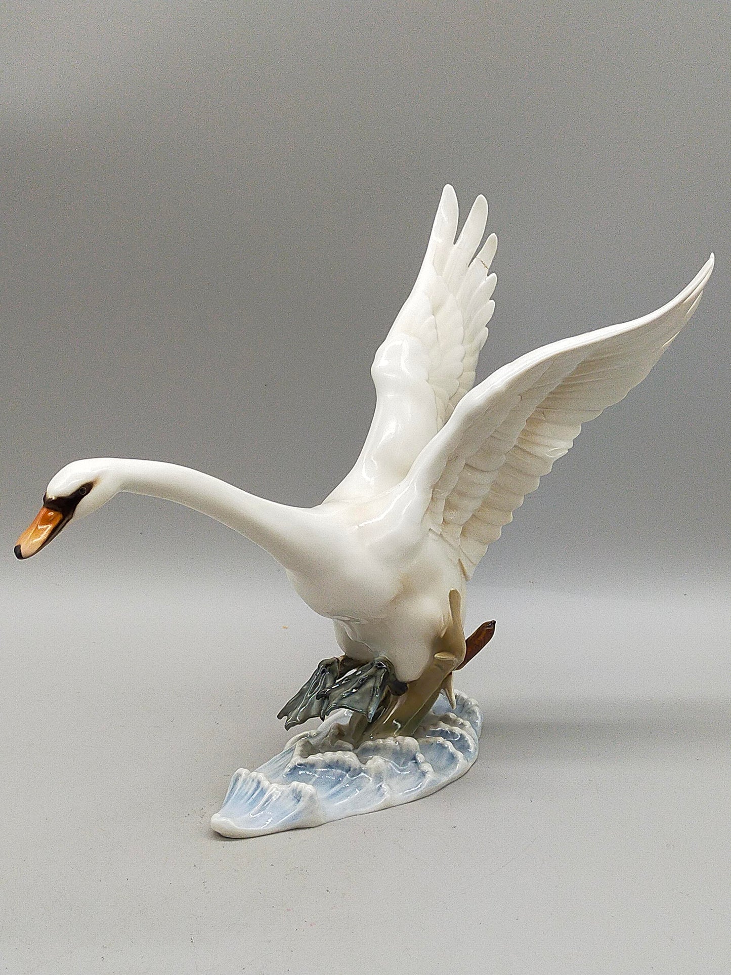 Hutschenreuther Porzellanfigur Schwan von Hans Achtziger