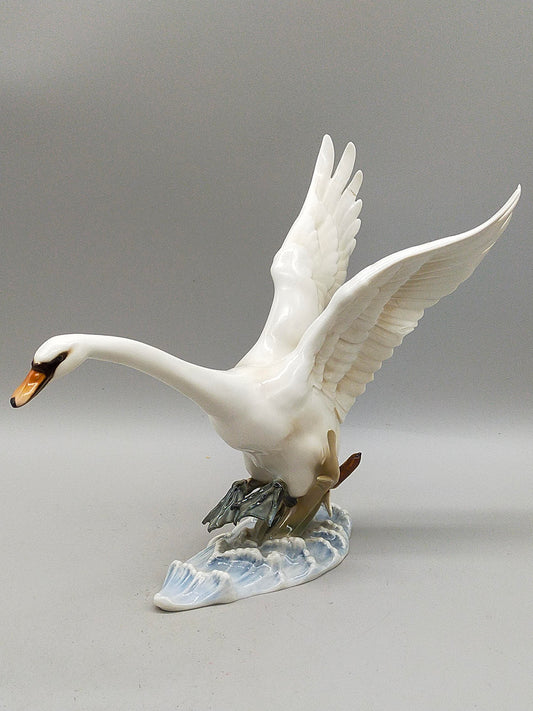 Hutschenreuther Porzellanfigur Schwan von Hans Achtziger