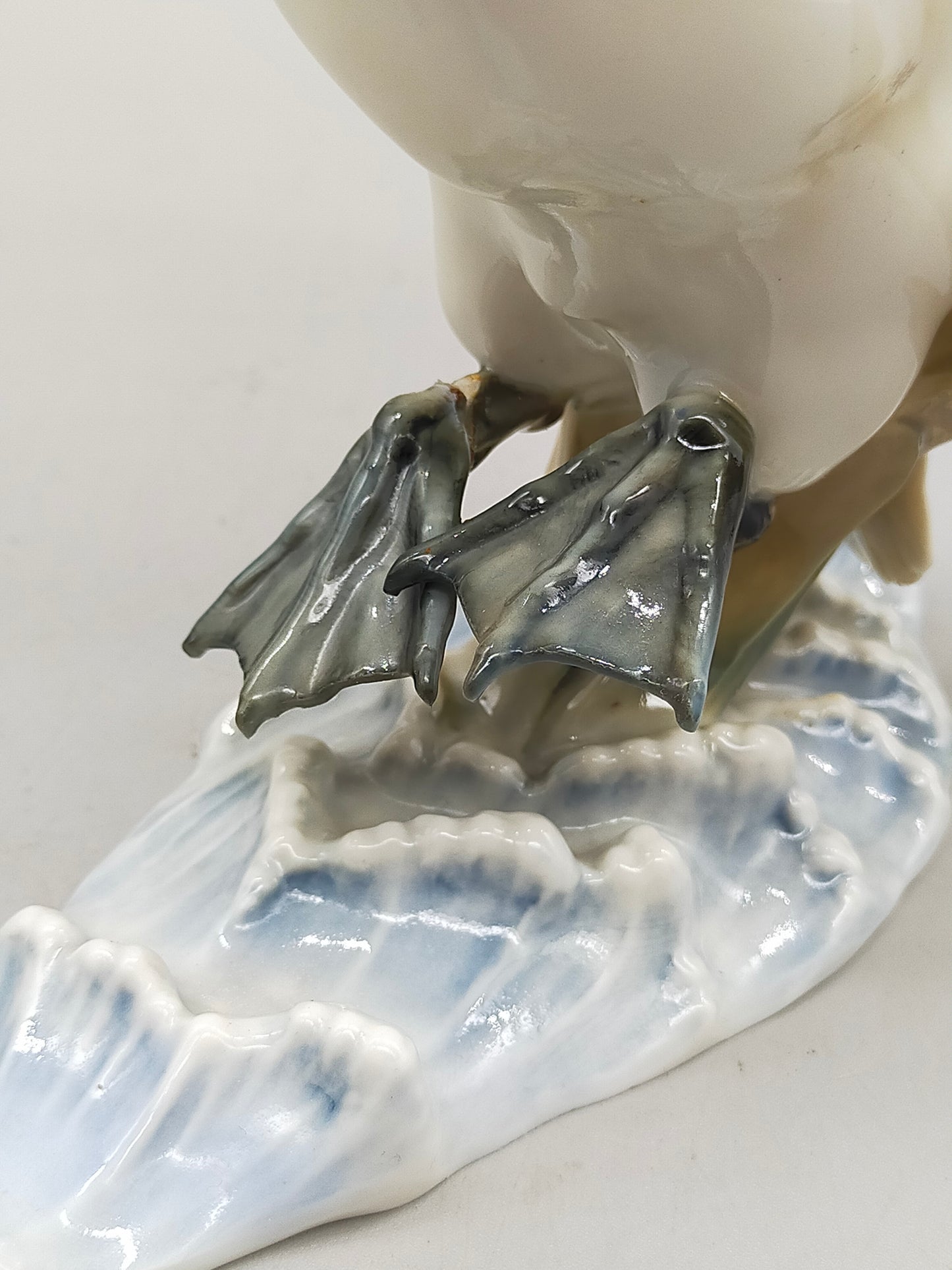 Hutschenreuther Porzellanfigur Schwan von Hans Achtziger
