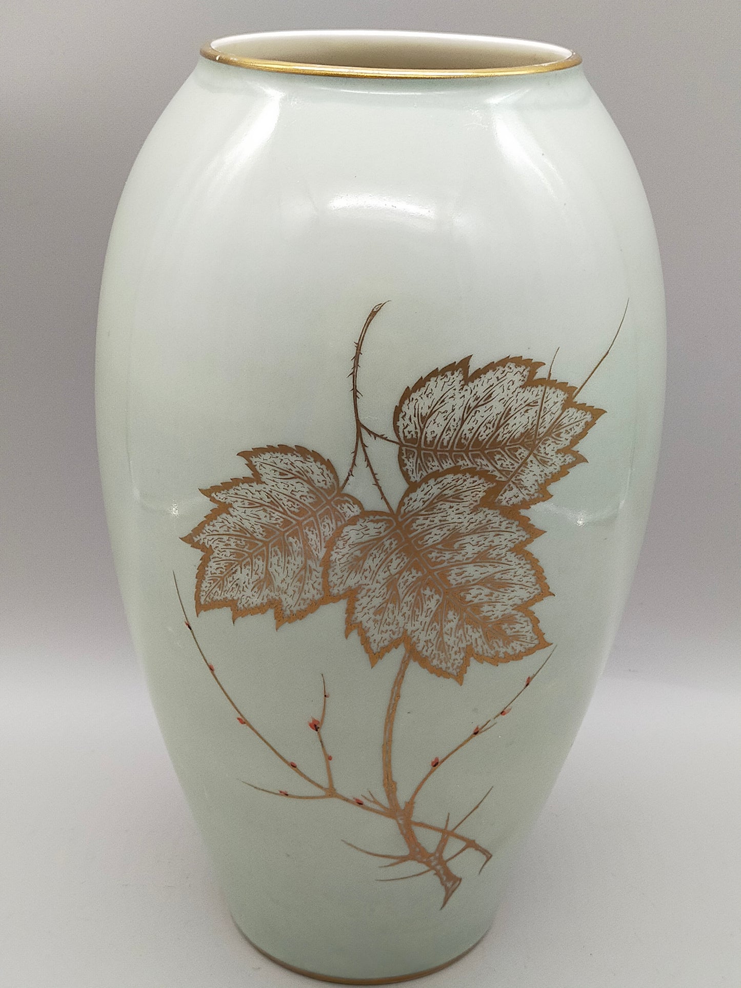 Elegante Royal Porzellan Bavaria Vase mit goldenem Blattdekor