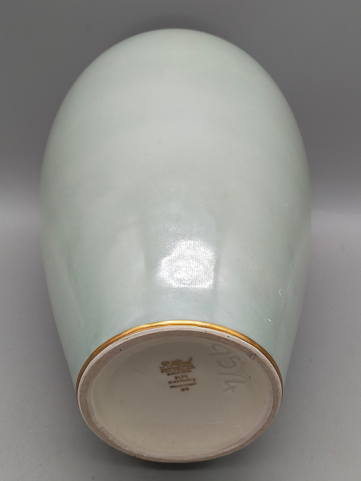 Elegante Royal Porzellan Bavaria Vase mit goldenem Blattdekor